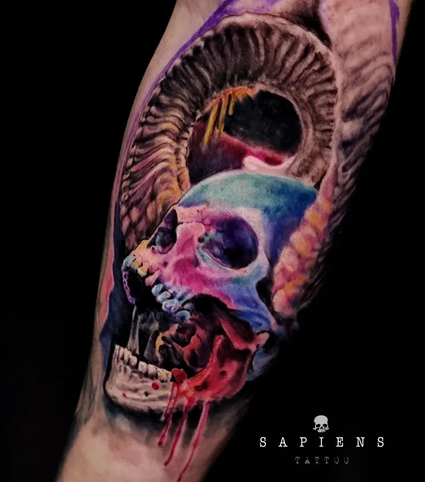 tatuaj cu design personalizat color