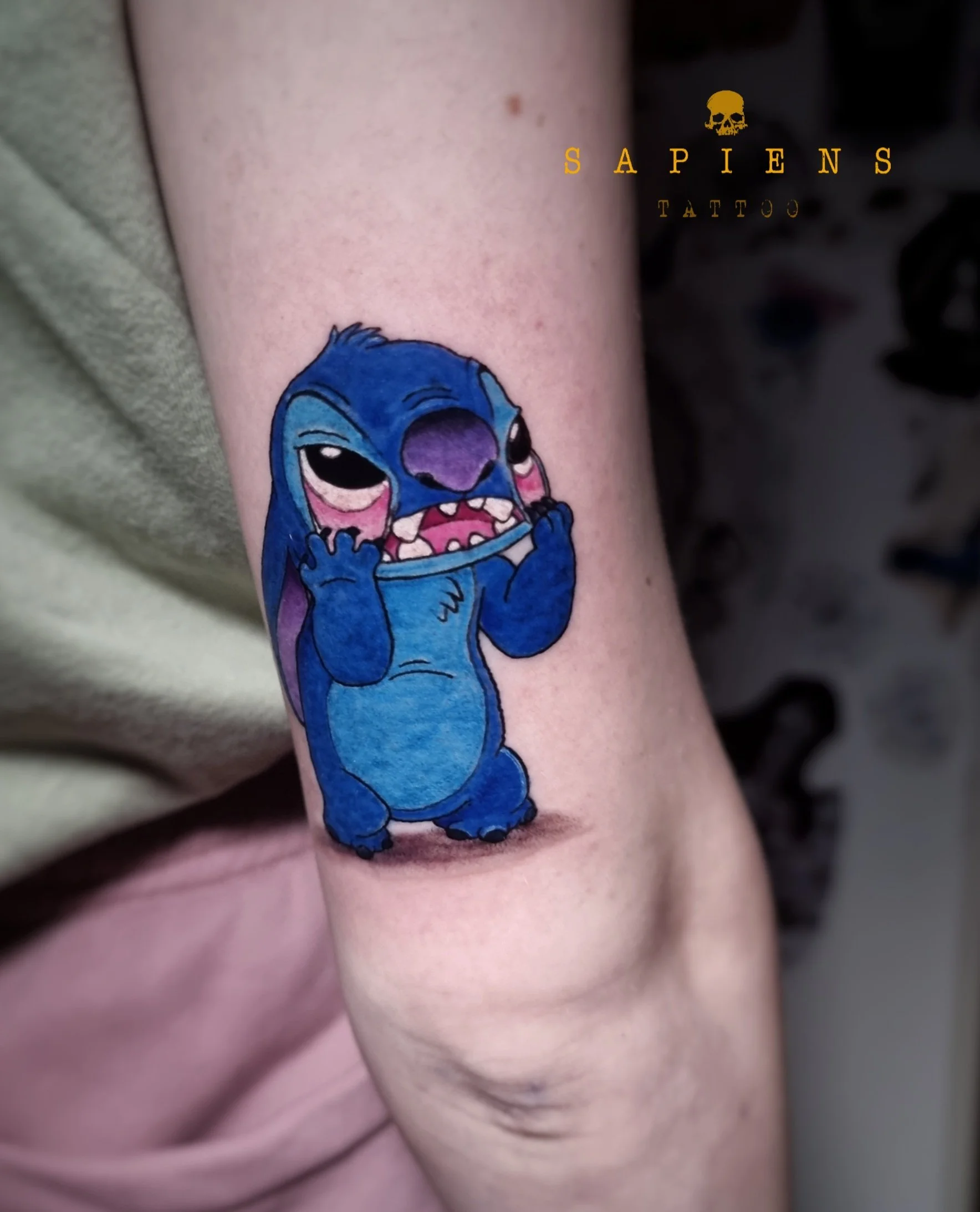 tatuaj color cu lilo and stitch