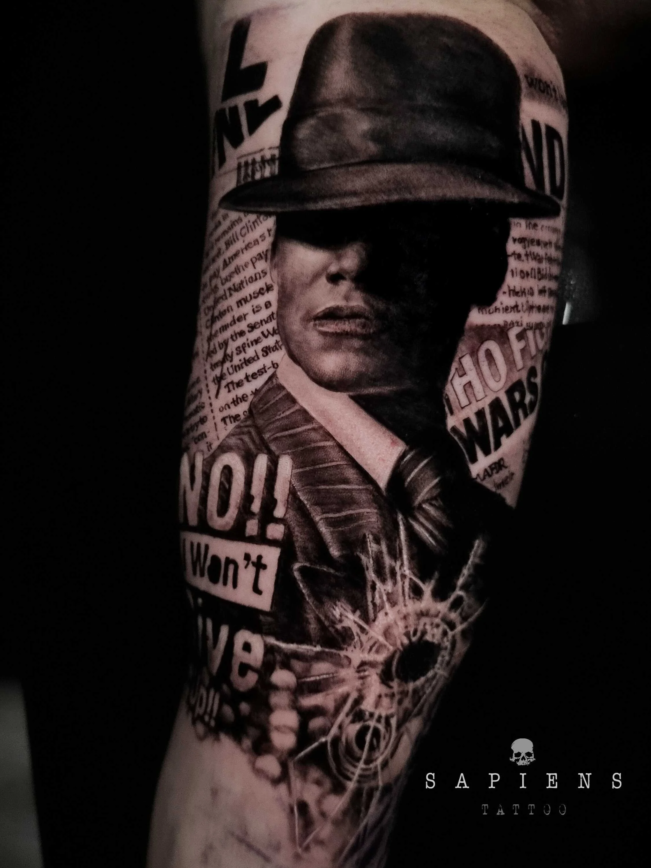 tatuaj black and gray portret cu mafia