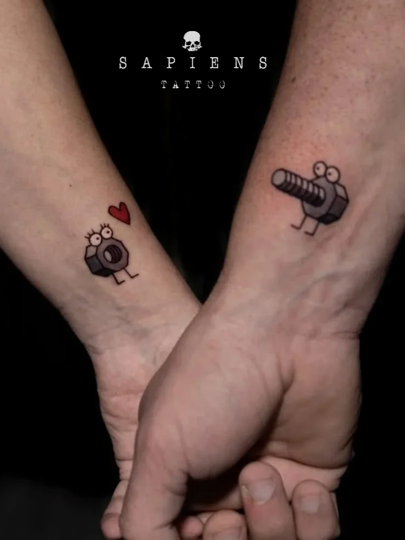 tatuaj la incheietura mainii matching pentru sot si sotie