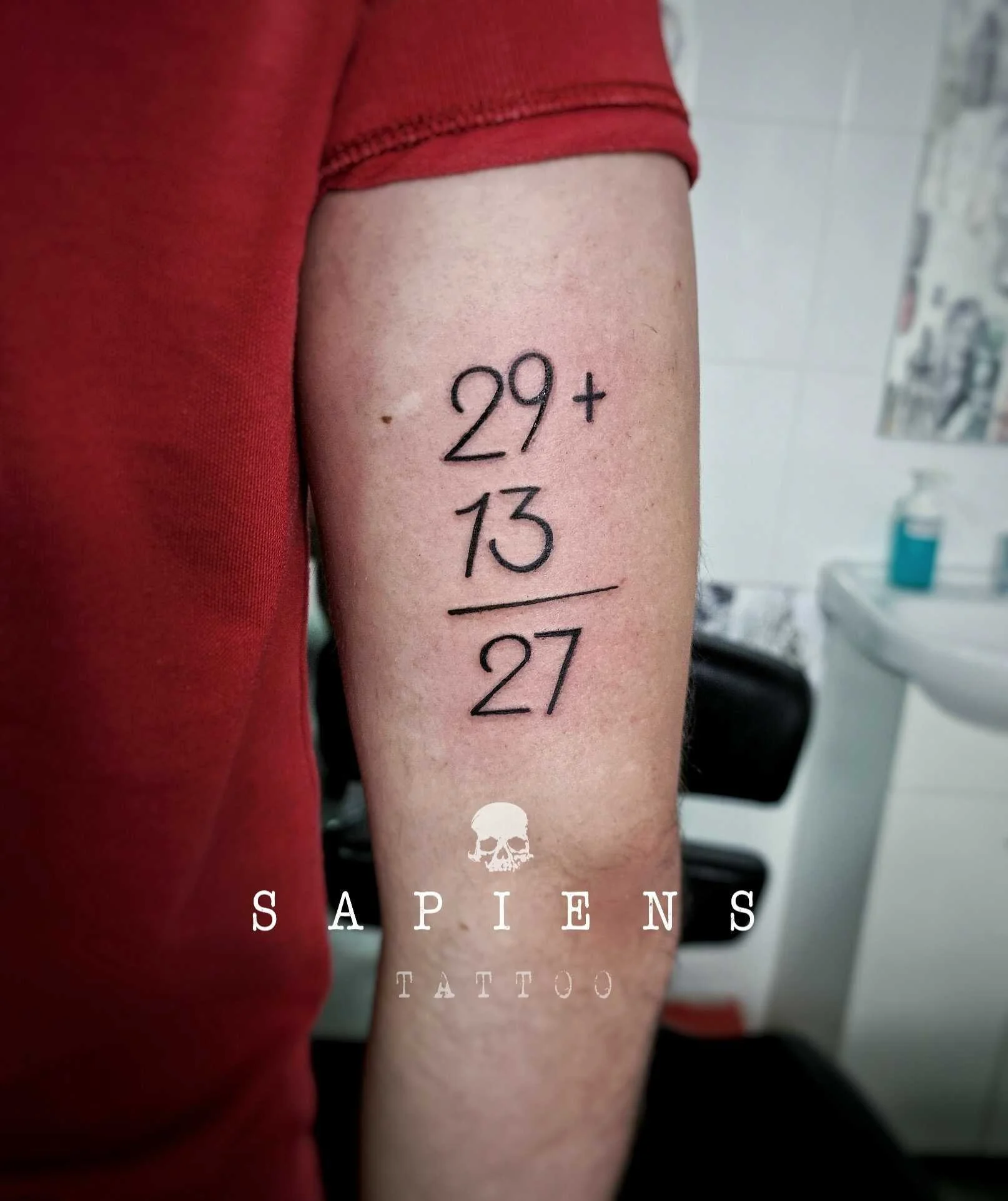 tatuaj simplu cu adunare