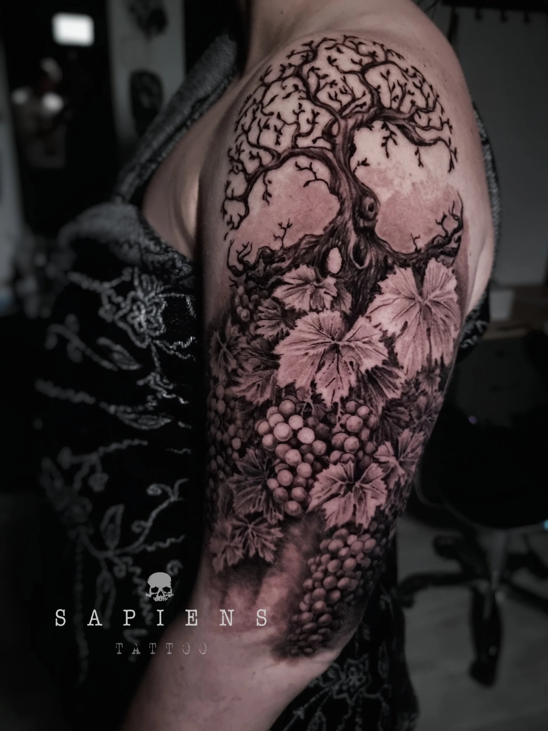 tatuaj black and gray personalizat