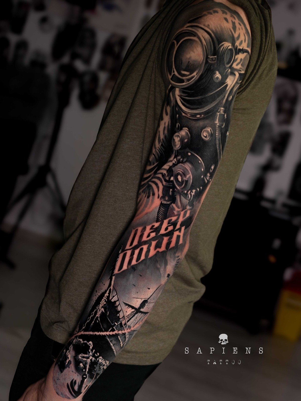 tatuaj fullsleeve barbati de jur imprejur tatuaj realistic cu design personalizat tema proprie tatuaj