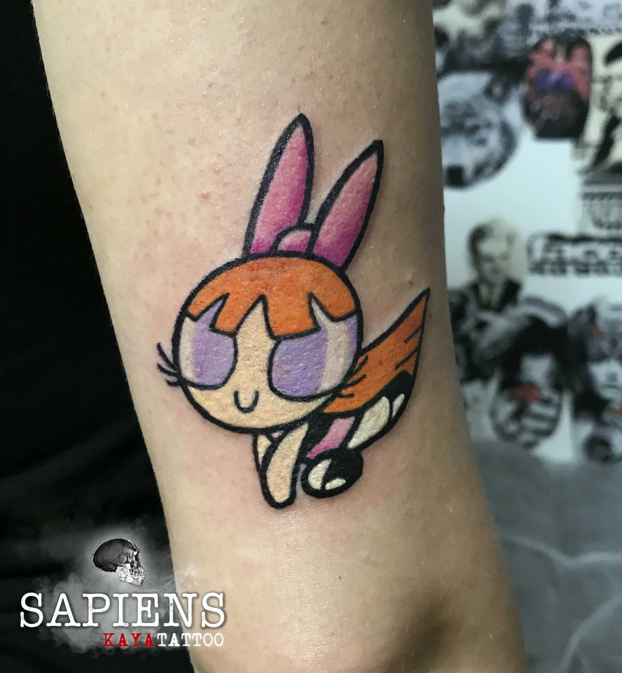 tatuaj color cu blossom din fetitele power puff