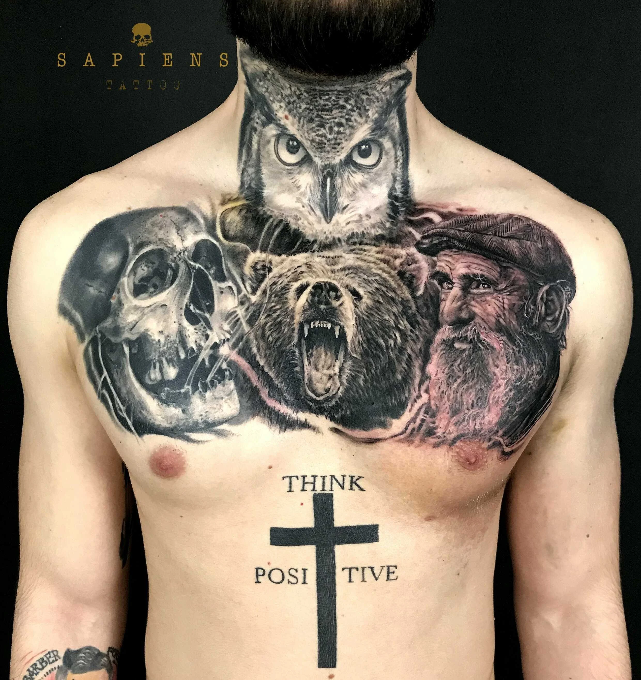 tatuaj pe tot pieptul pentru barbati