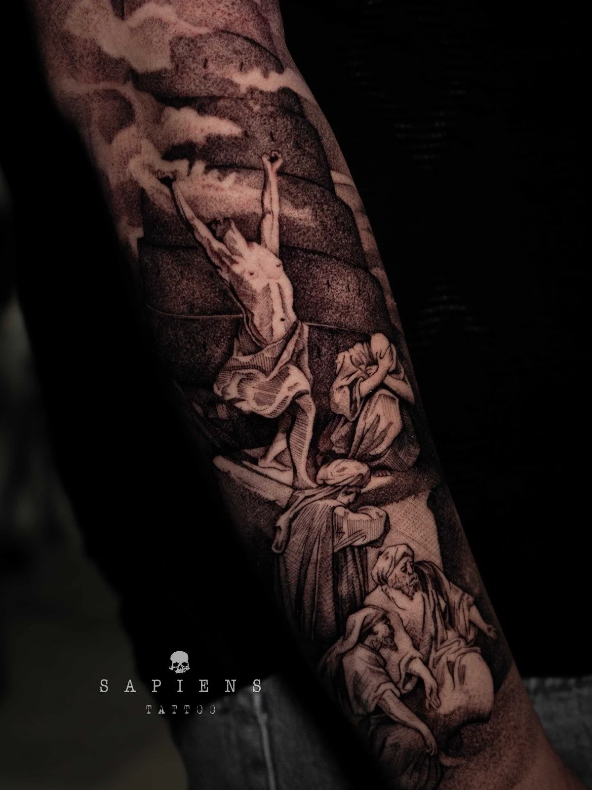 tatuaj pe antebrat exterior cu motive biblice turnul lui babel tatuaj pe brat mare tatuaj parte din fullsleeve