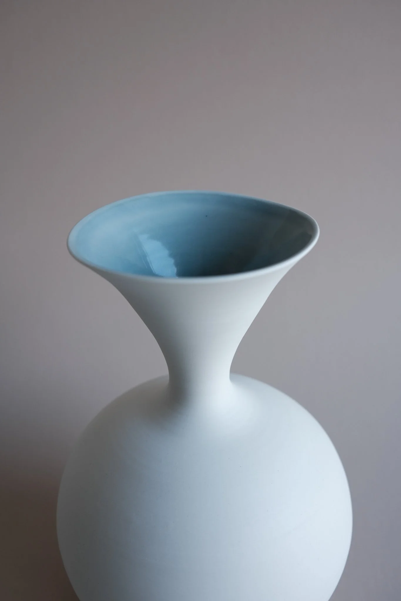 5.1.trumpet-vase-andrew-gibson-Lander-Se.jpg