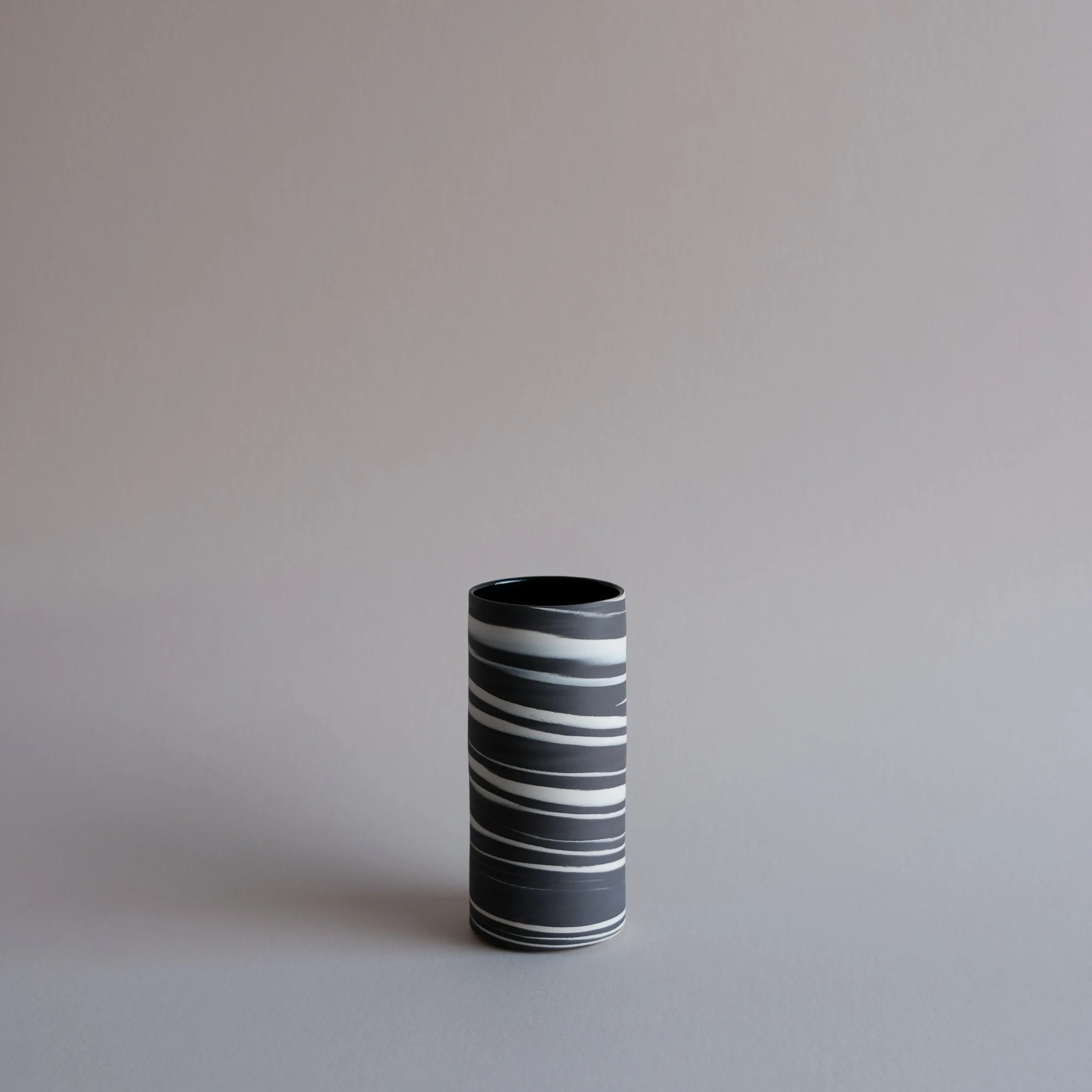 18.2Neriage-cylinder-dark-andrew-gibson-lander-se.jpg