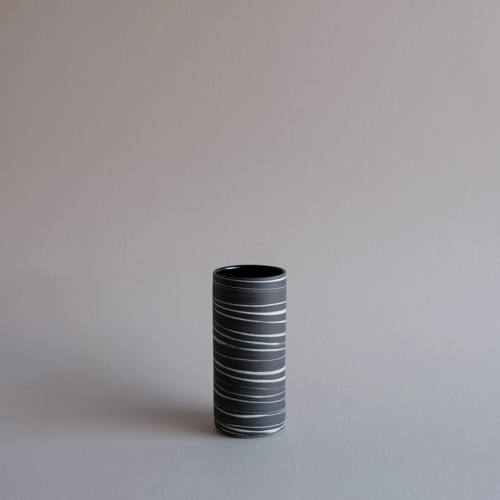 18.1Neriage-cylinder-dark-andrew-gibson-lander-se.jpg