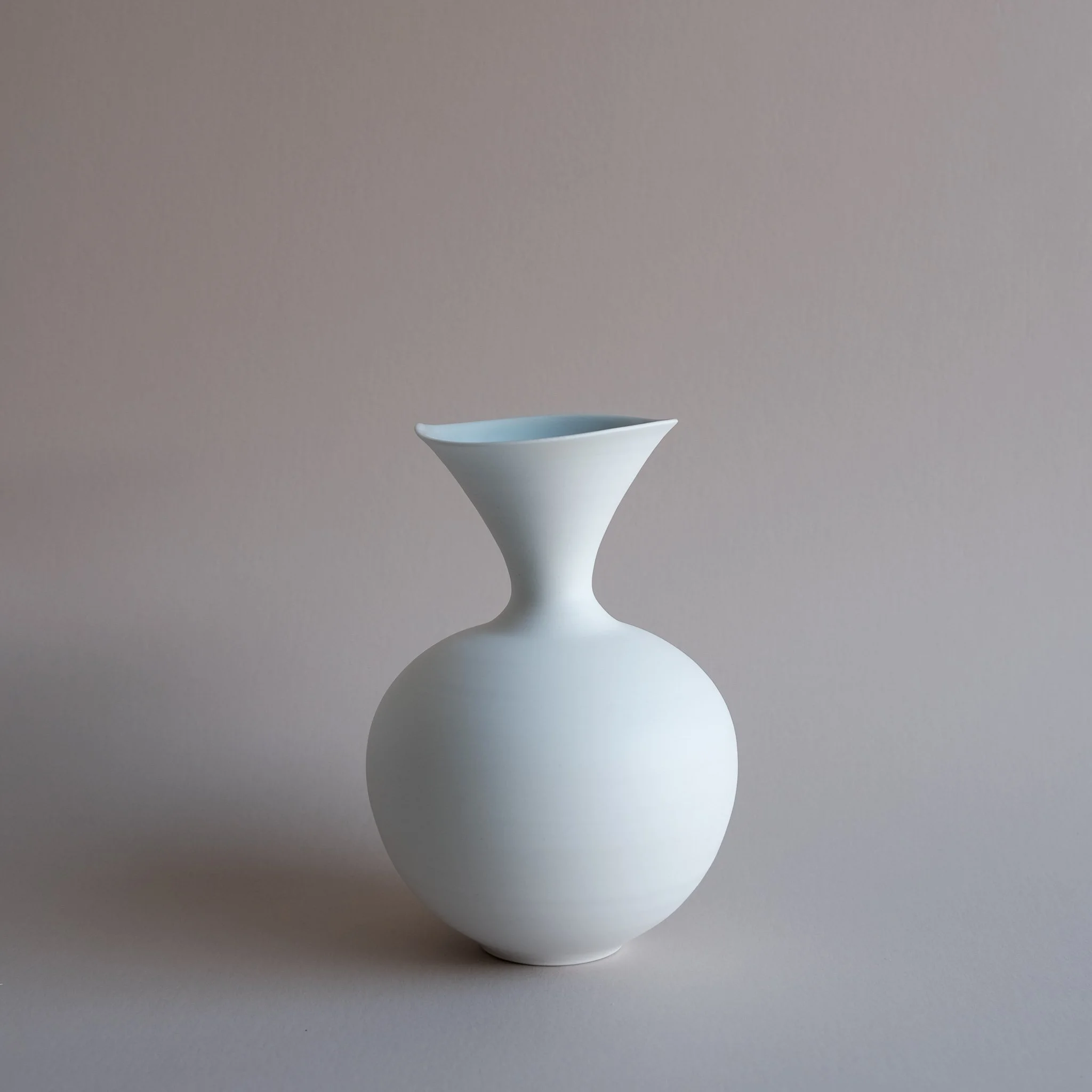 6.trumpet-vase-andrew-gibson-Lander-Se.jpg