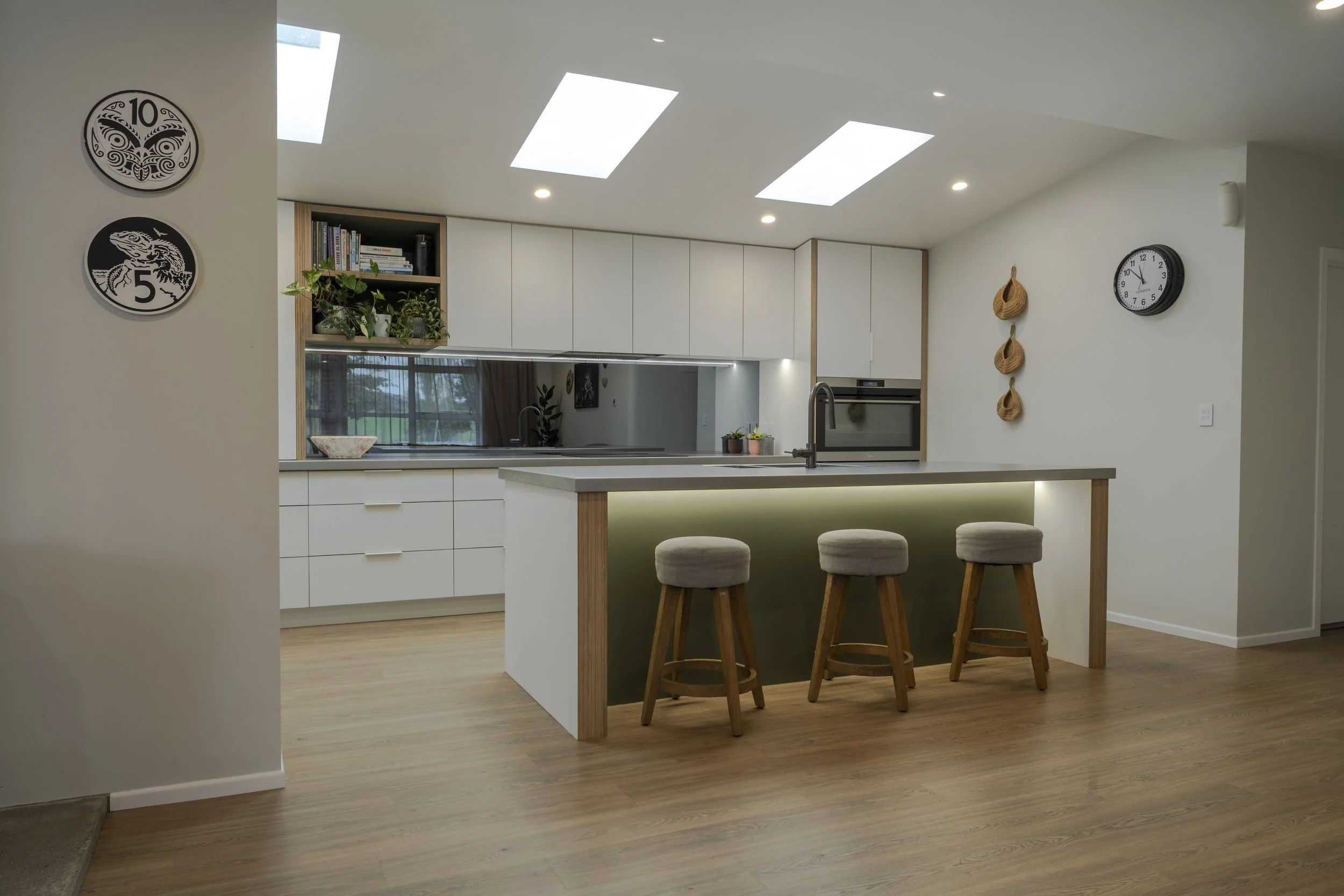 White's Reno-5058 (1).jpg
