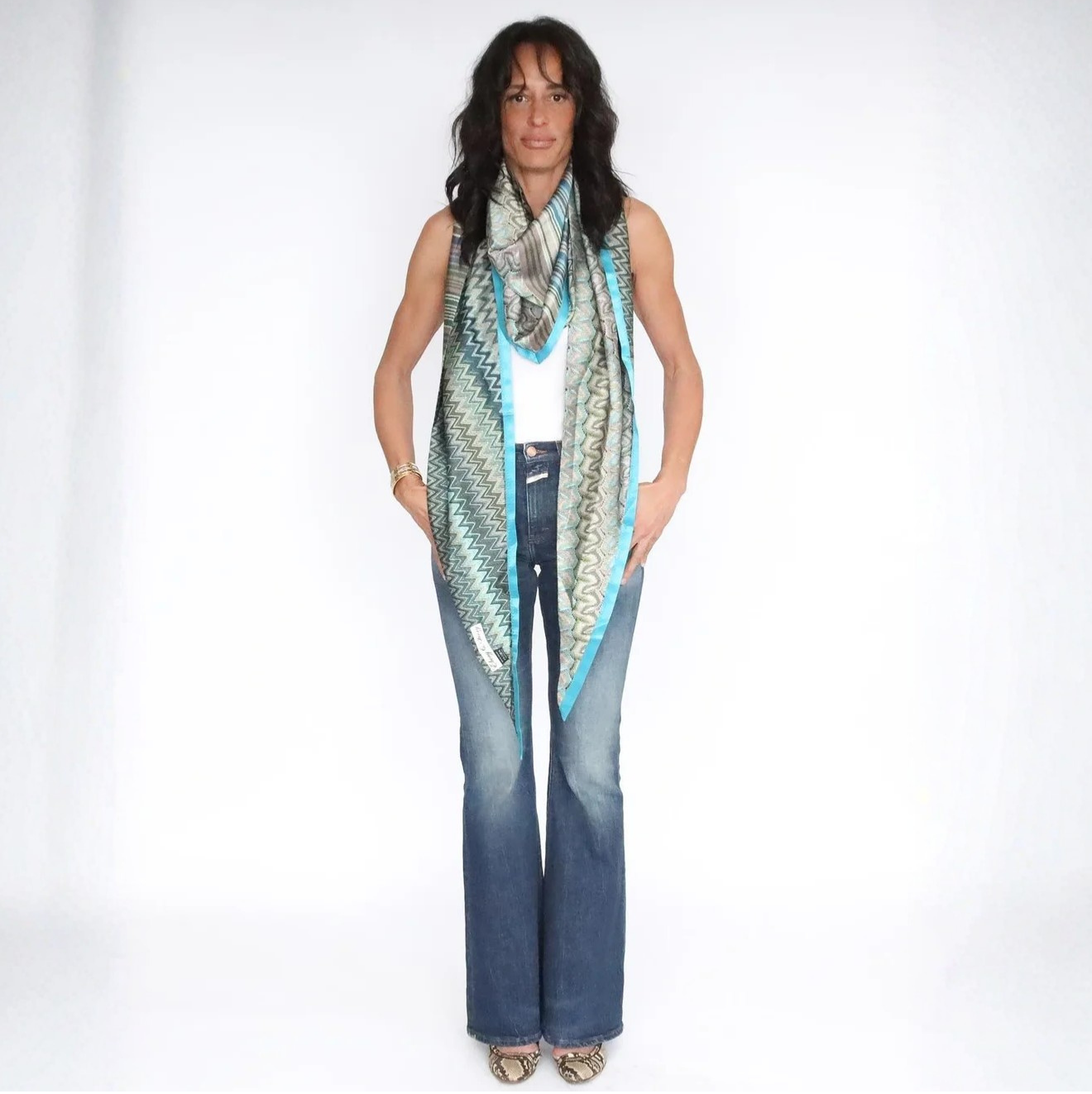 Longscarf_Ocean_Look1.png