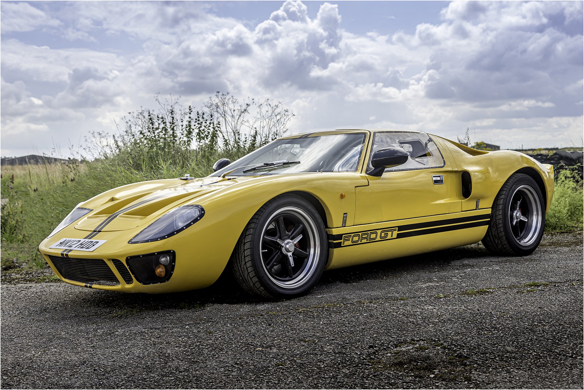 Ford Gt Yellow.jpg