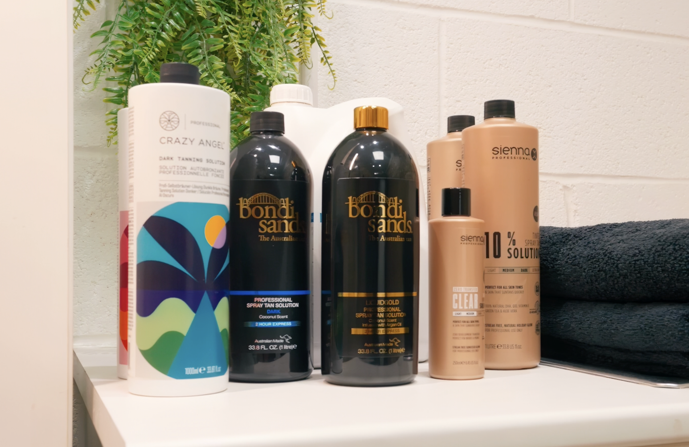 Spray-Tan-wADEBRIDGE