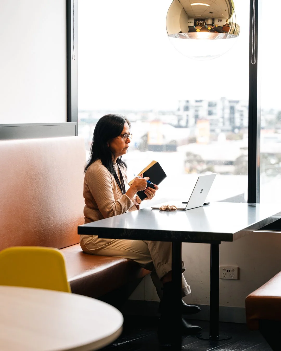 Need a breather? 😌 We have lots of sunlit spaces & cosy nooks for you to take a break & reset before getting back to the desk. 
Want to learn more? Visit the link in our bio or reach out to our lovely team at info@theworkstudio.com.au