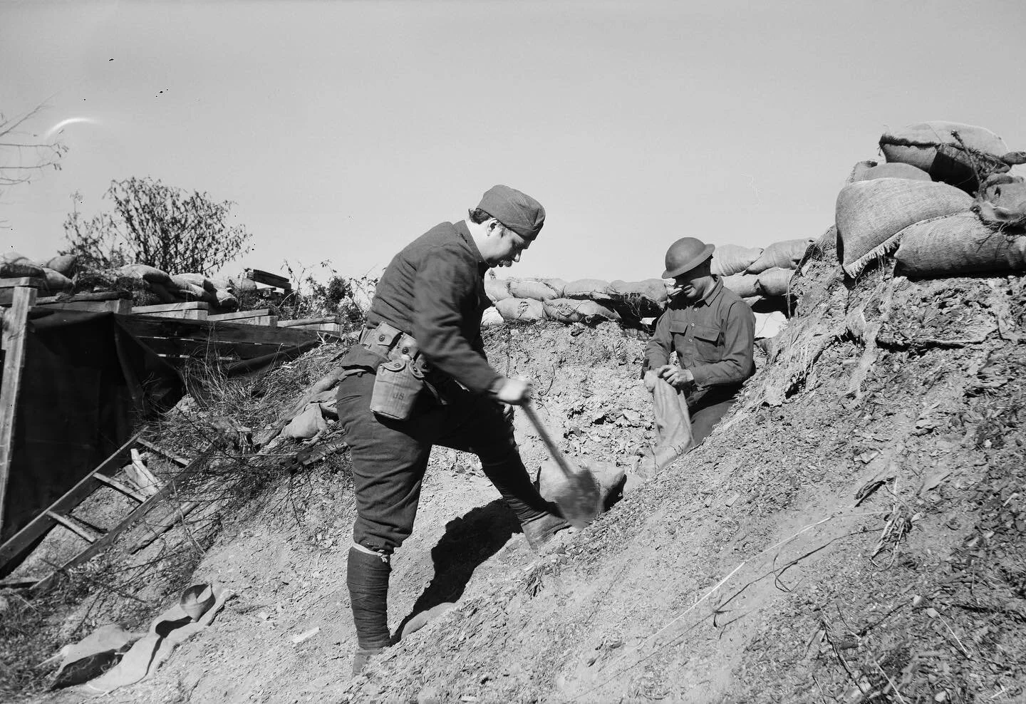 Doughboys on sandbag detail. I shot this with a Kodak Premo No. 2 and used #ilford 100 ISO film. @districtcamera @service.photo #reenactmentphotographer #portraitphotographer #greatwarlivinghistory #120film #kodak #livinghistory