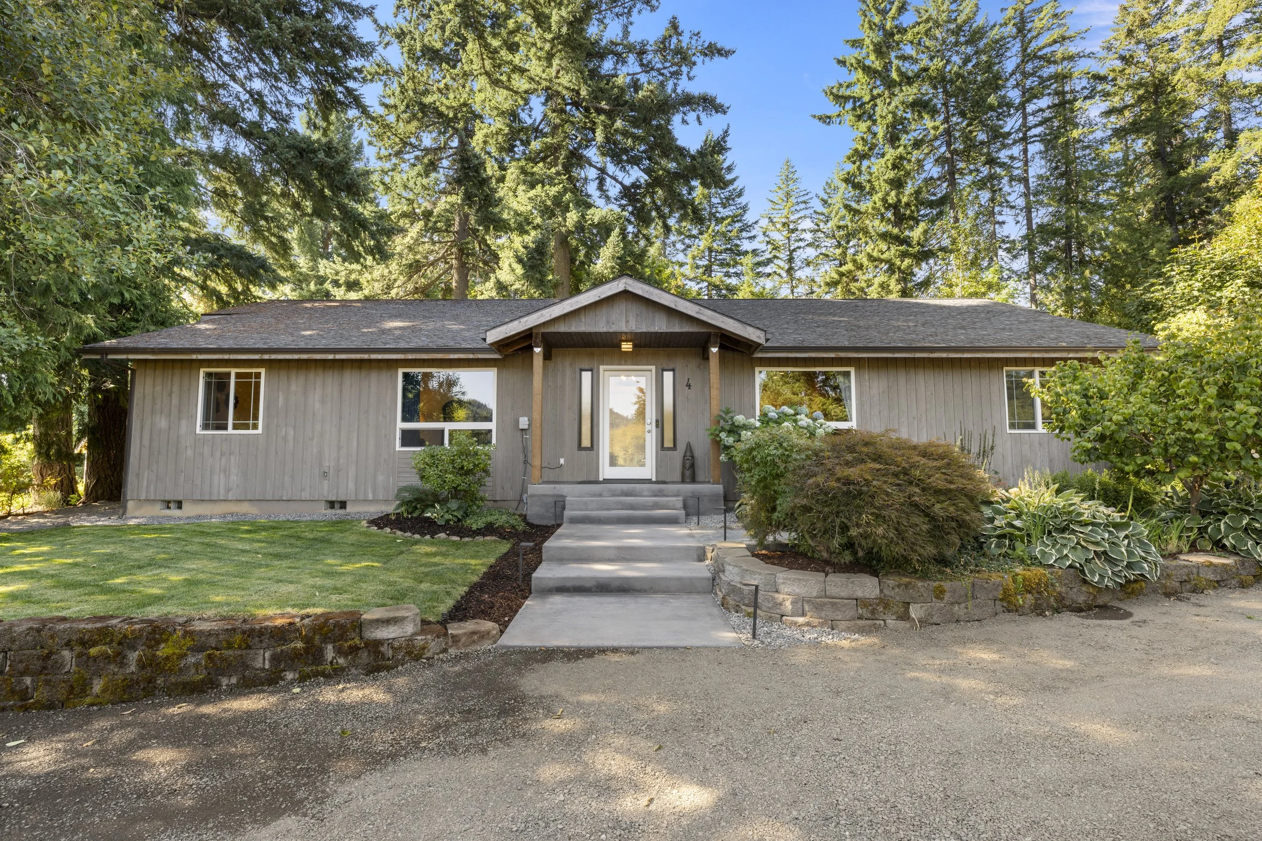 4 Pear Blossom Dr-9.jpg