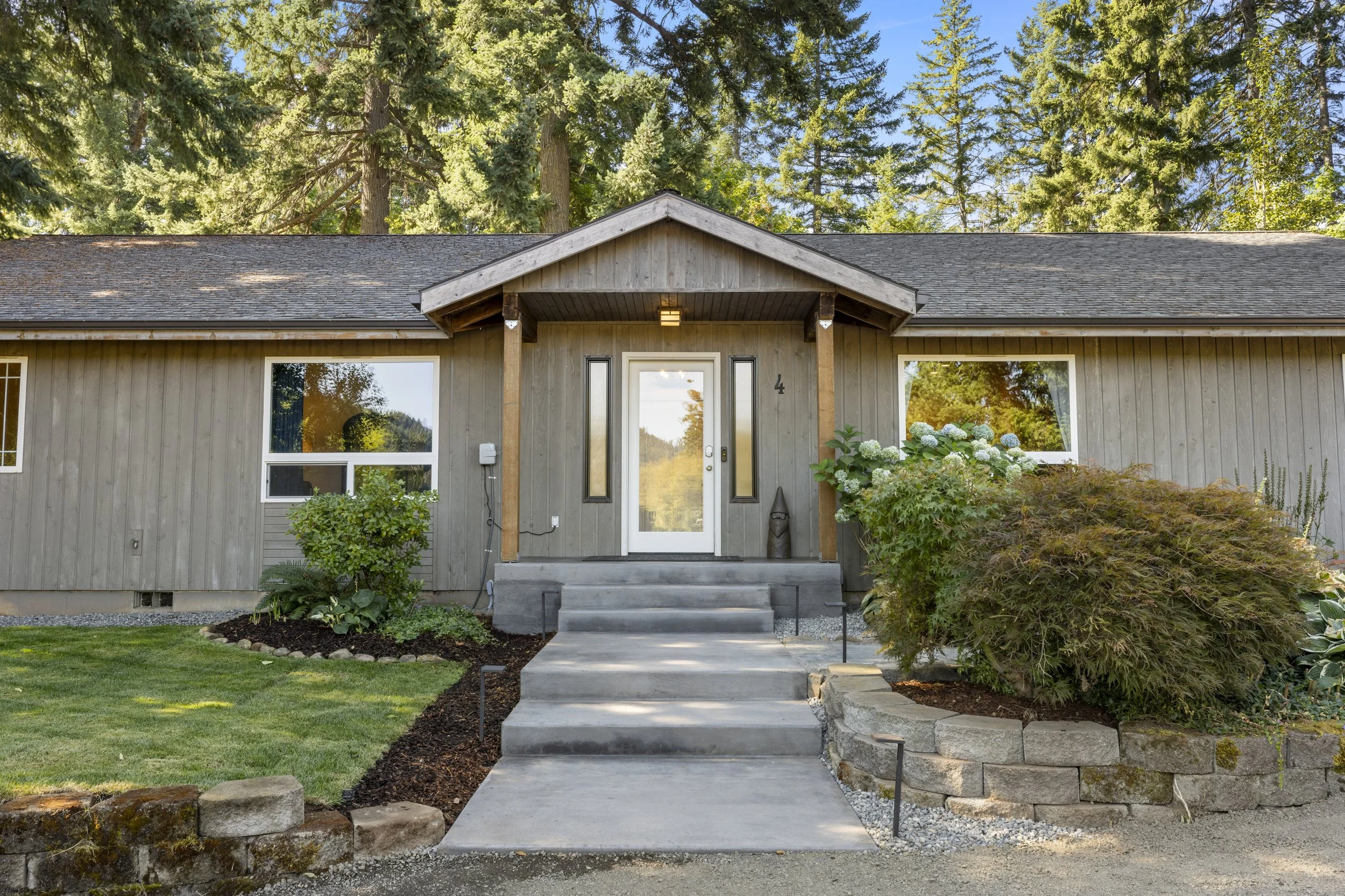 4 Pear Blossom Dr-10.jpg