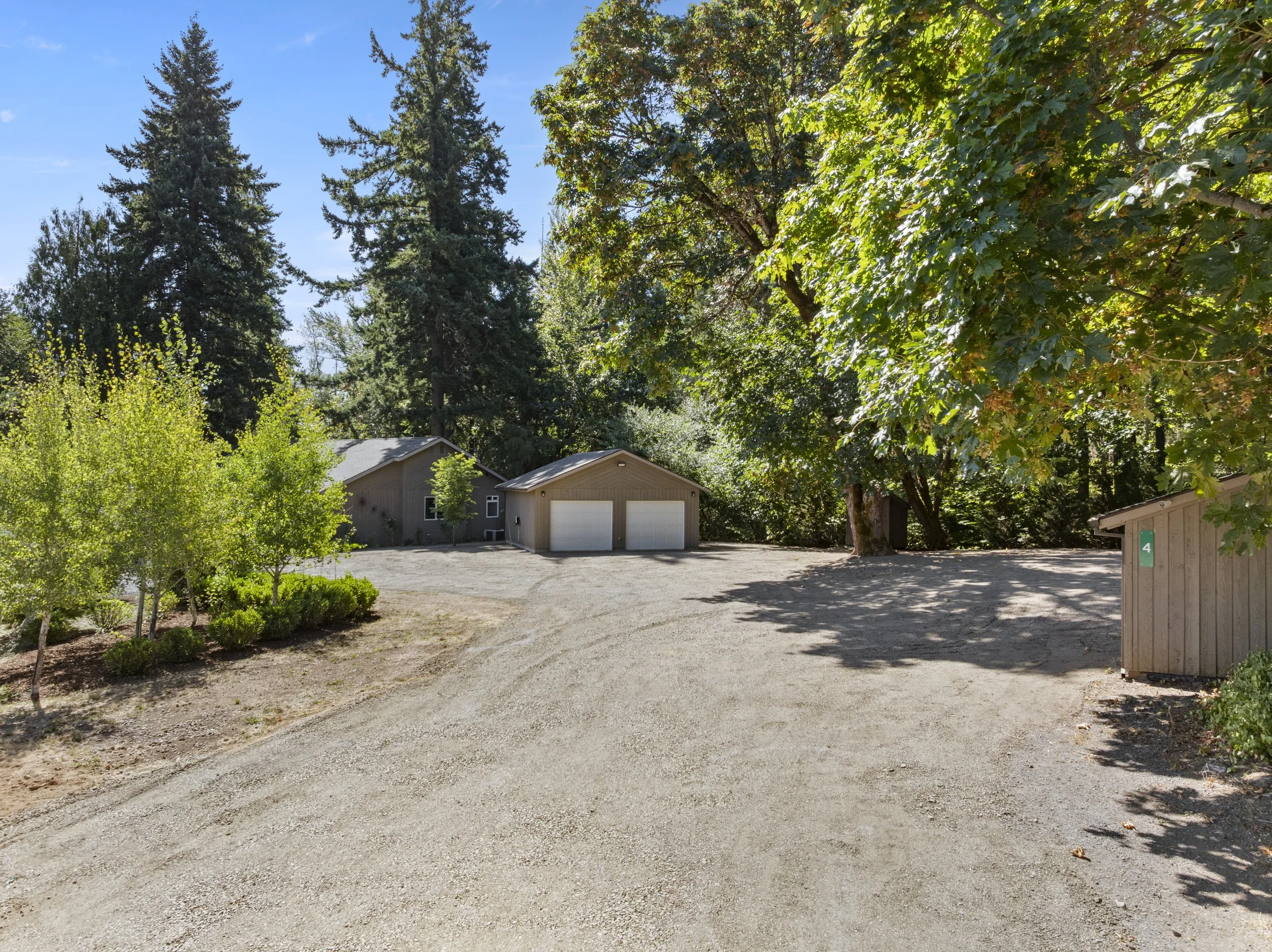 4 Pear Blossom Dr-1.jpg