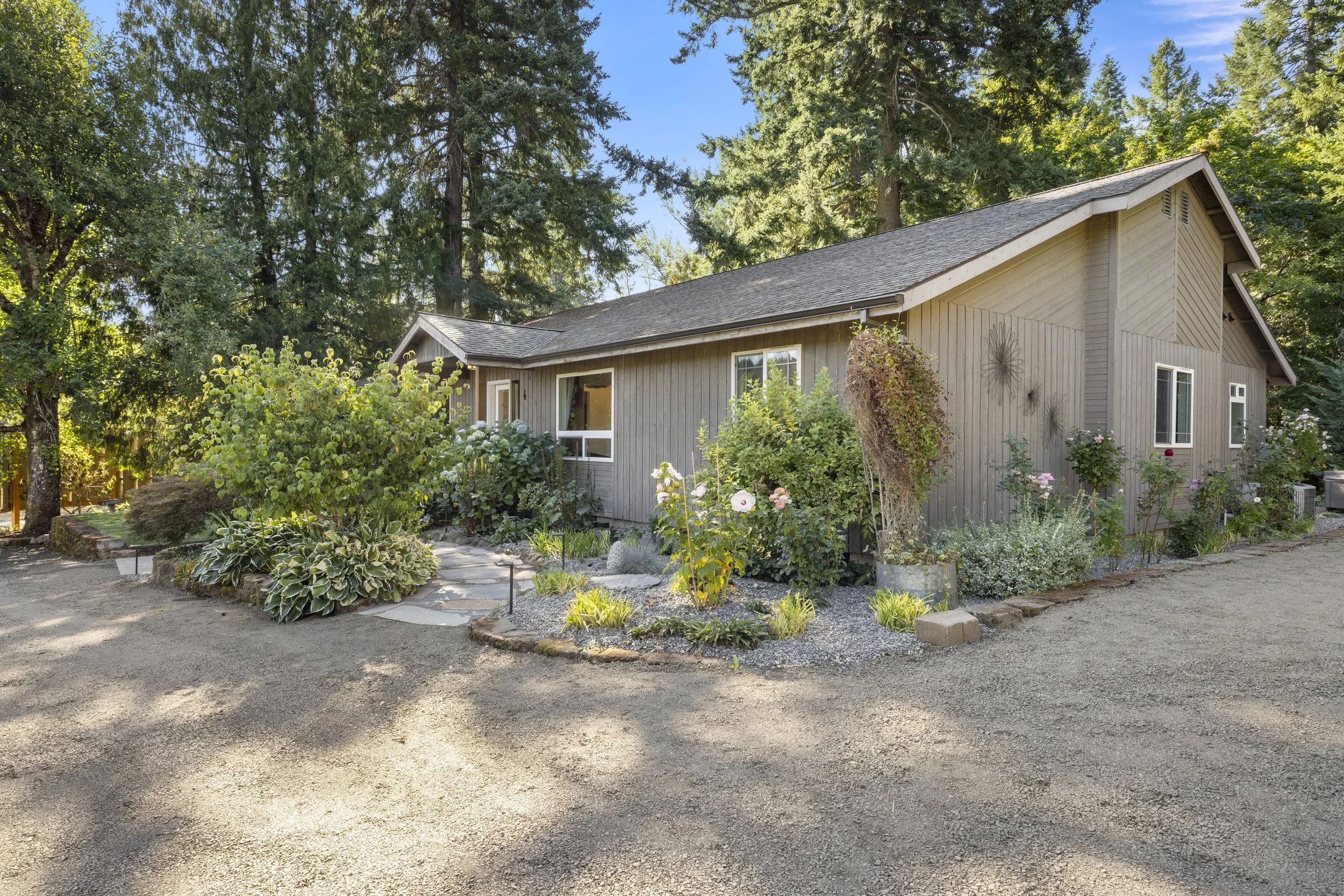 4 Pear Blossom Dr-5 (1).jpg