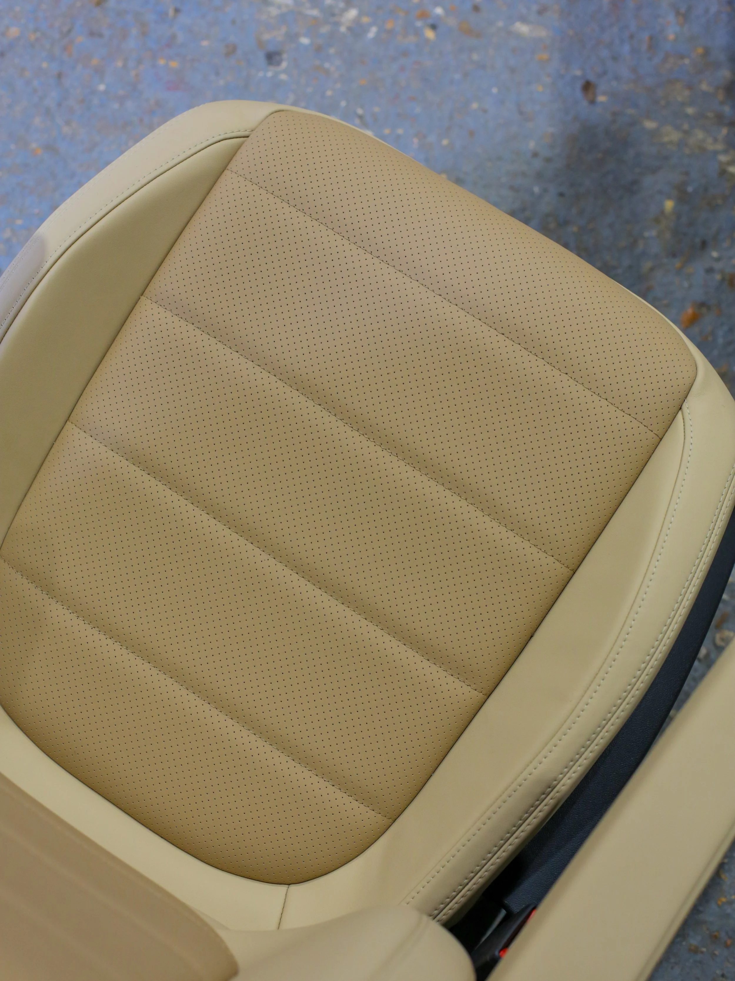 VW ID Buzz 
&bull;
Martin entrusted us to transform his Buzz interior, whilst speccing his dream build via @idkamper he was pointed in our direction for the leather work. After working through various samples he settled on the combination you see her