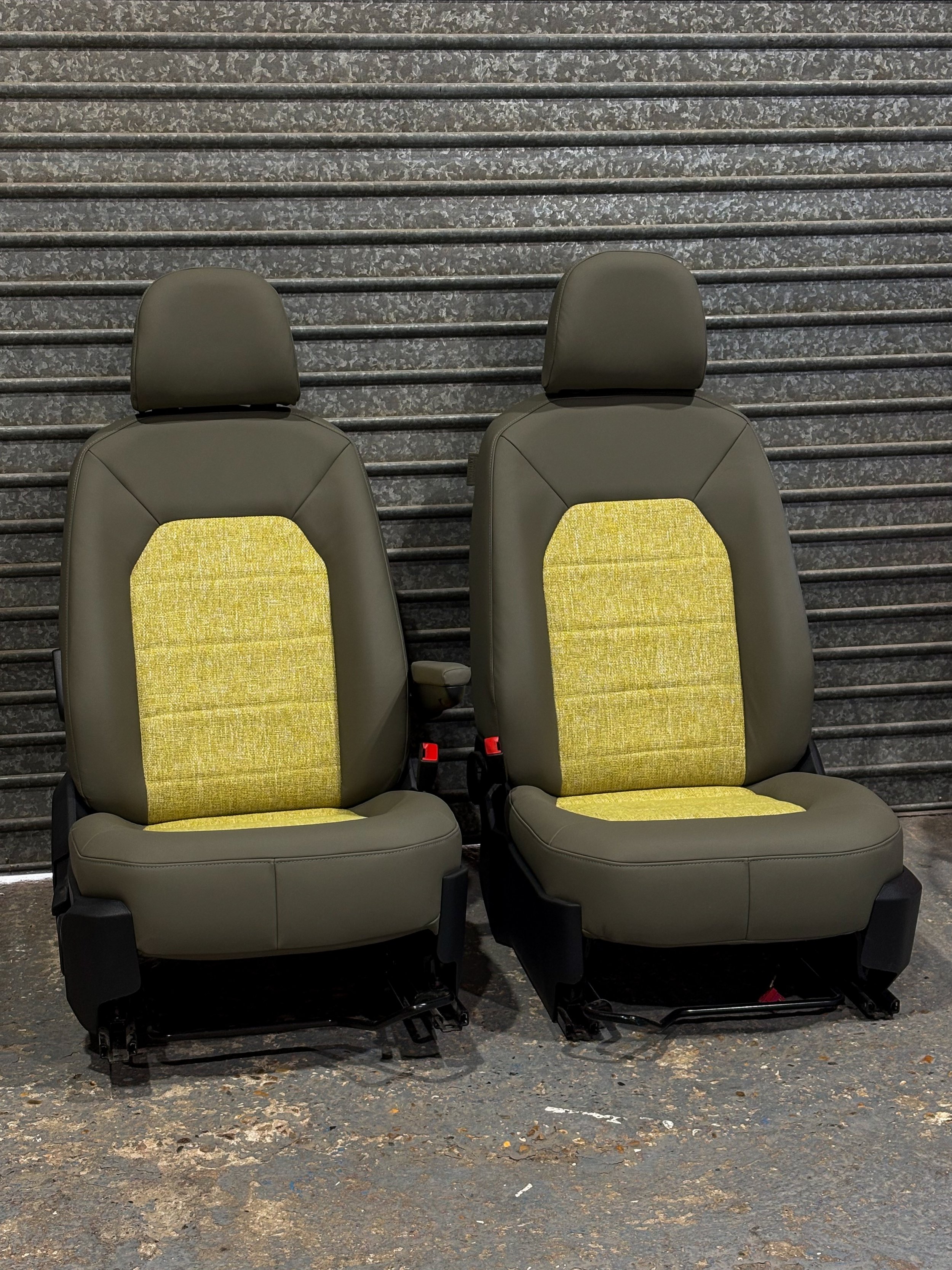 Volkswagen Crafter &bull;
Crafter front seats retrimmed in Graphite Grey leather &amp; Lemon 🍋 fabric. 
#volkswagen #vwcrafter #transporter #vwtransporter #tgeman