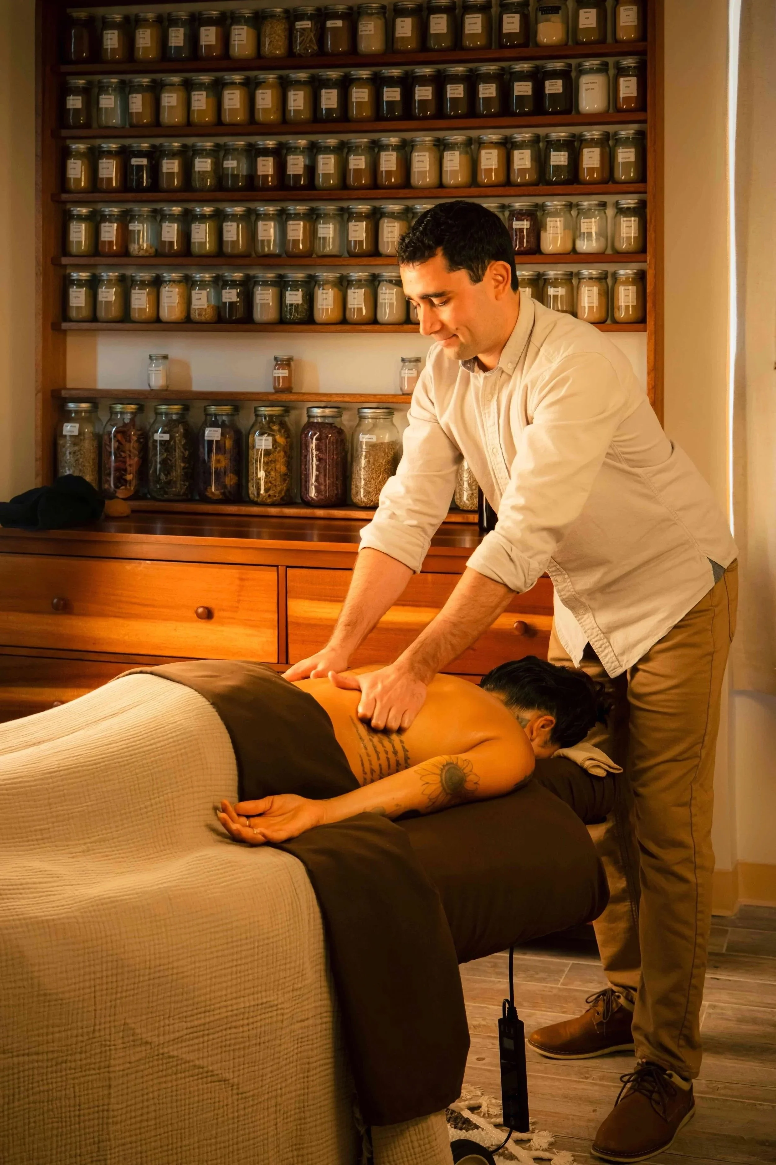 Ayurvedic massage lymphatic drainage herbalist kailua Oahu