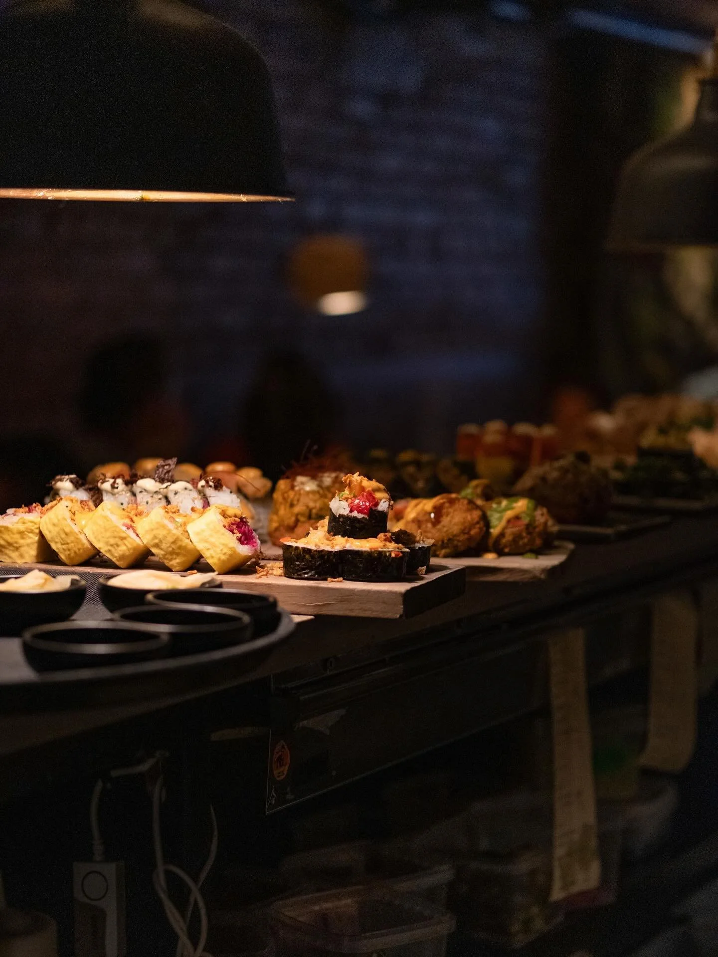 Si vous manquez d&rsquo;inspiration, notre &eacute;quipe d&eacute;vou&eacute;e se fera le plaisir de vous composer un plateau personnalis&eacute; 🍣🪷 Venez nous voir ce week-end, nous serons ravis de vous recevoir ☀️ 
__________________________
If y