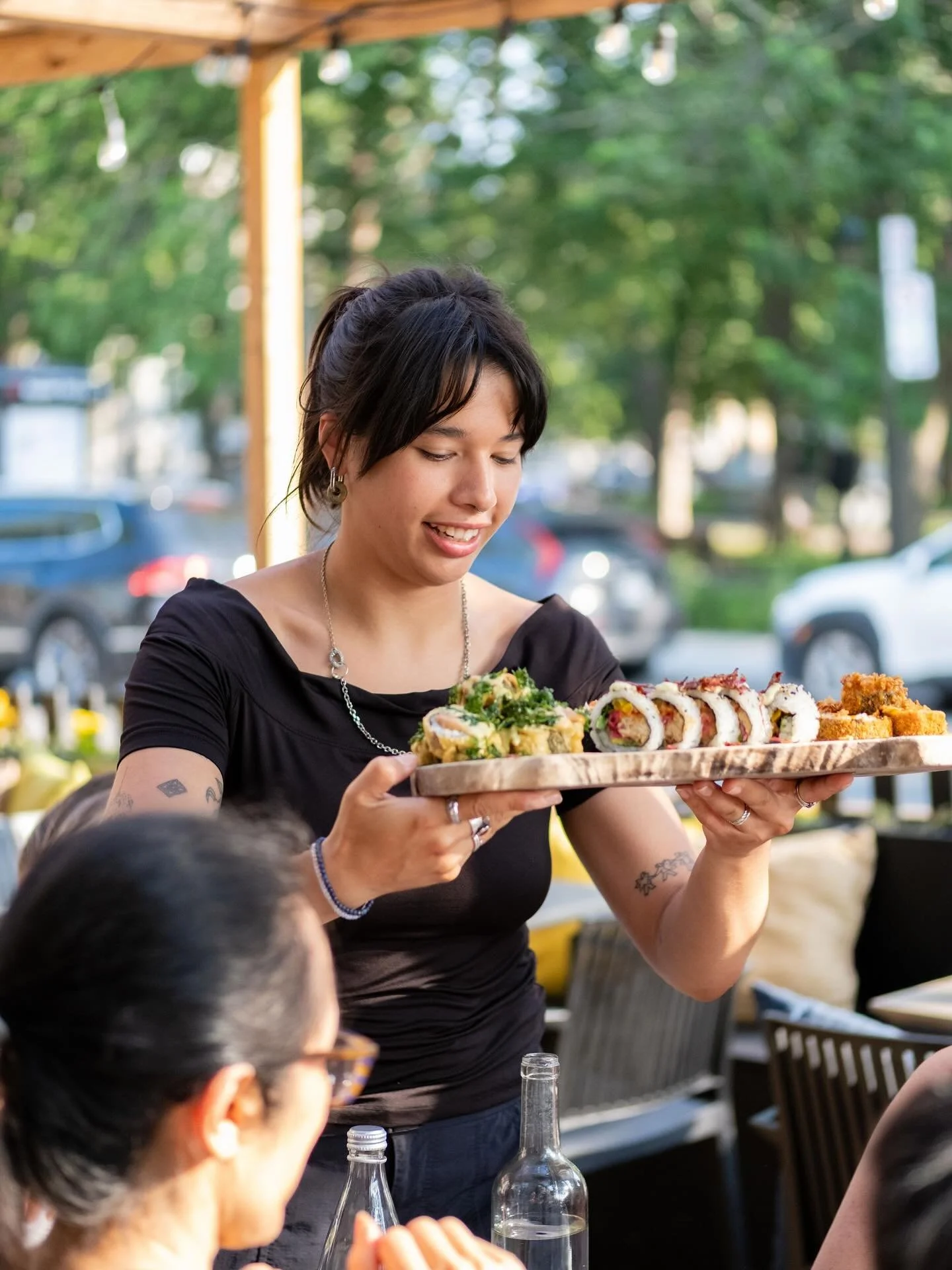 Une nouvelle semaine qui s&rsquo;annonce encore pleine de soleil et de belle temp&eacute;rature 🤩 Venez profiter d&rsquo;un moment en terrasse entre amis ou en famille avec les meilleurs sushis en ville ! Nous sommes ouverts du mardi au dimanche 🌿 