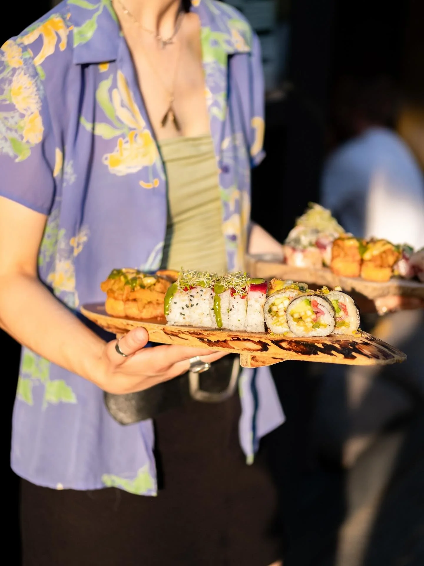 Venez profiter de la belle temp&eacute;rature avec nous sur notre belle terrasse 🌼 On vous attend avec les meilleurs sushi en ville 😋 ! 
_____________________
Come and enjoy the beautiful weather with us on our beautiful terrace 🌼 We are waiting f