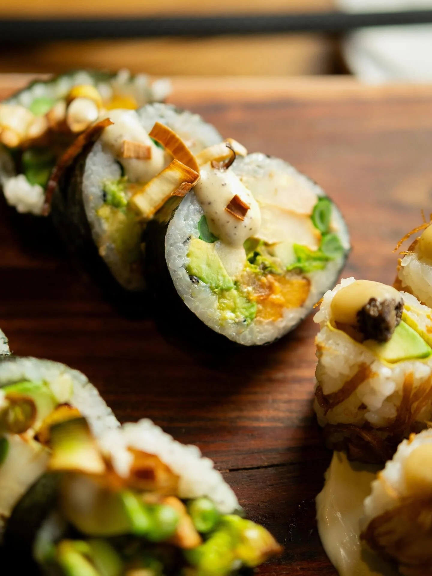 Voici un petit aper&ccedil;u de notre menu sp&eacute;cial en 5 services disponibles uniquement du 13 au 15 f&eacute;vrier pour le week-end de la Saint-Valentin 💞🌿 

Nous avons encore quelques places de disponible pour vous, appelez-nous ou envoyer 