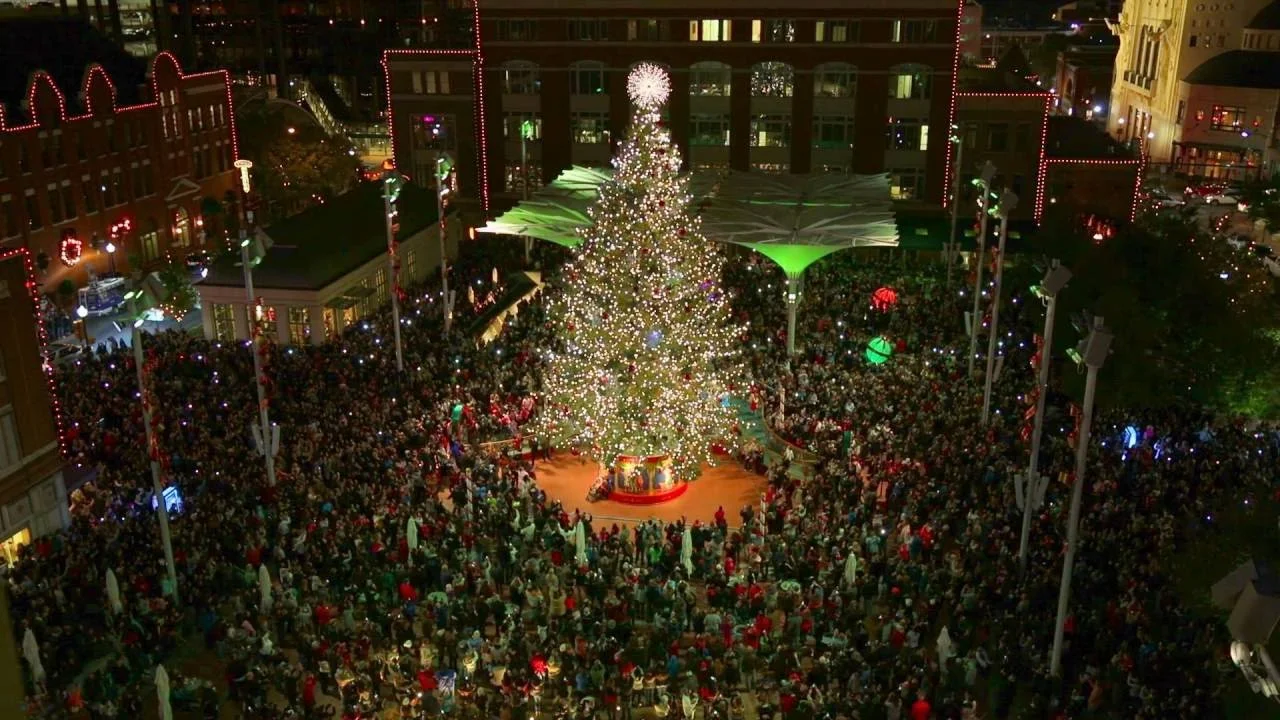 An over head view of the Fort Worth Sundance Square Christmas Tree Lighting