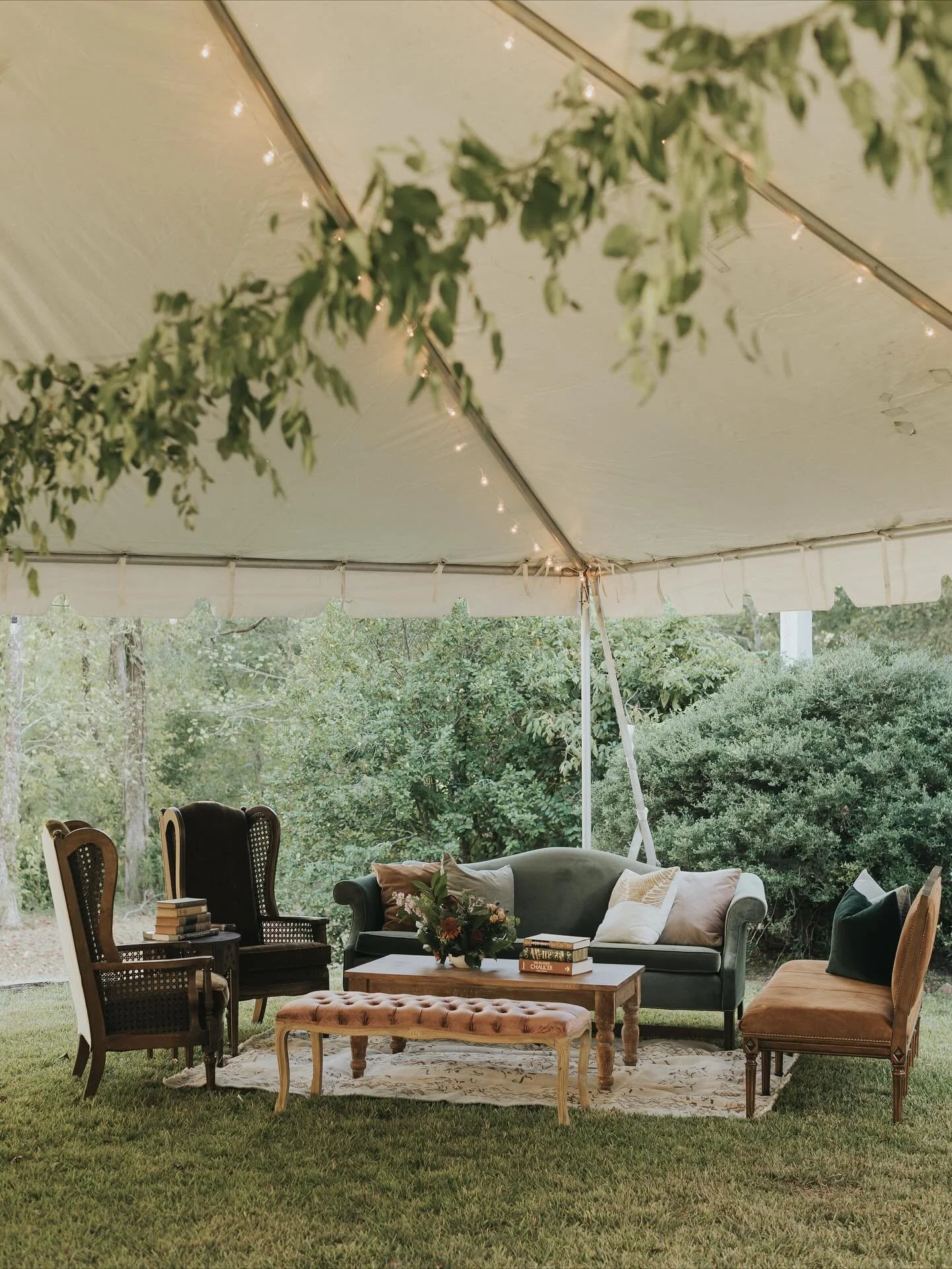 Wedding planning tip: If you&rsquo;re hosting outdoors, think beyond the decor.✨

Lighting, layout, and even the time of year all play a major role in how your celebration feels once it comes to life.

Consider how the sun will hit your tables during
