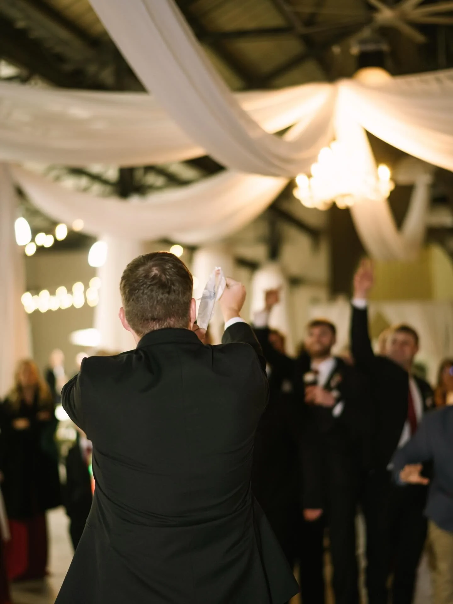 JUUUMMMPPPP!

The biggest competition on a wedding day&hellip; and honestly, we live for it.😂

Nothing brings out the energy quite like the garter toss.🙌
-
#BonTempsEventPlanningandDesign #LoveHardPlayHard #BatonRougeWeddingPlanner #NewOrleansWeddi