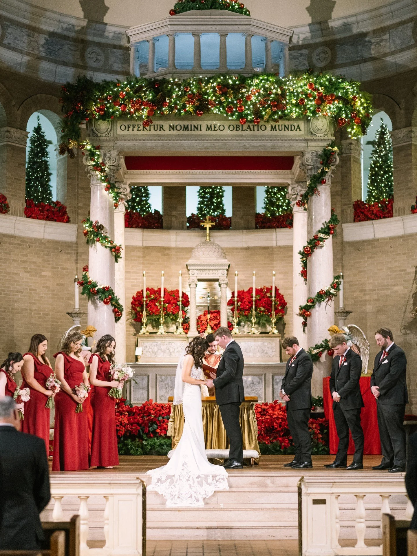 Before the party, before the photos, before the celebration - there&rsquo;s this.🤍

A moment rooted in intention, surrounded by the people who love you most, marking the start of forever.✨
-
#BonTempsEventPlanningandDesign #LoveHardPlayHard #BatonRo