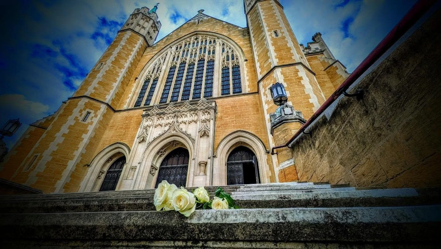 ✝️🌸 A beautiful moment of faith, friendship and family. 🌸✝️

Congratulations to all of our pupils who have recently made their First Holy Communion during this special season of Corpus Christi.

At our recent school Mass, our Year 3 pupils presente