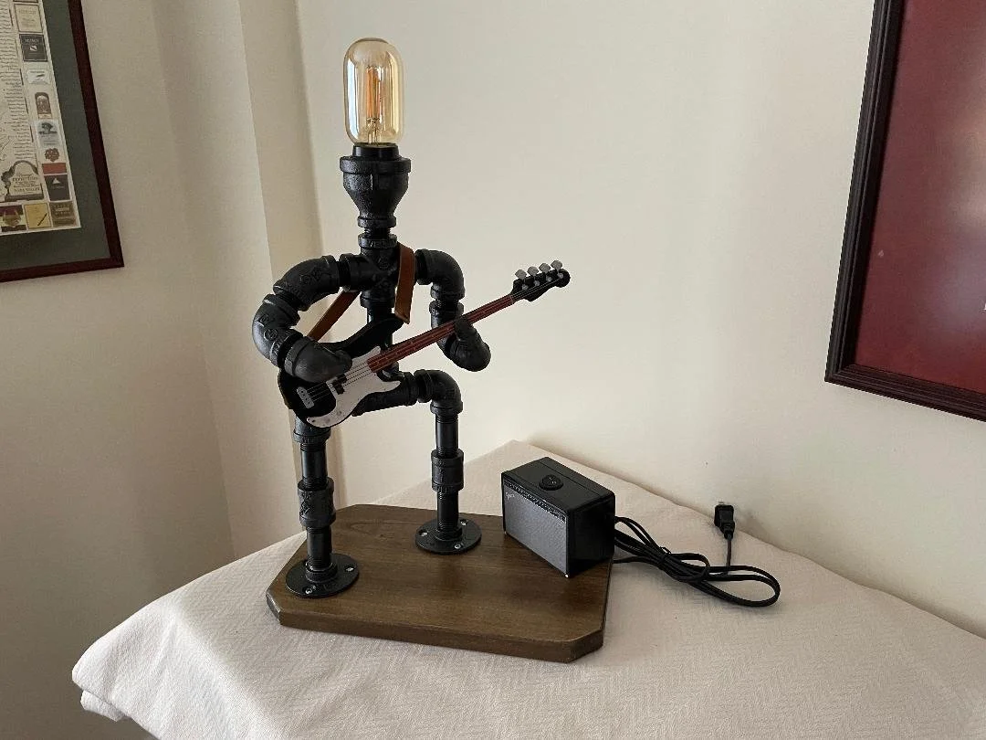 318 The Fender Bass Player.jpg