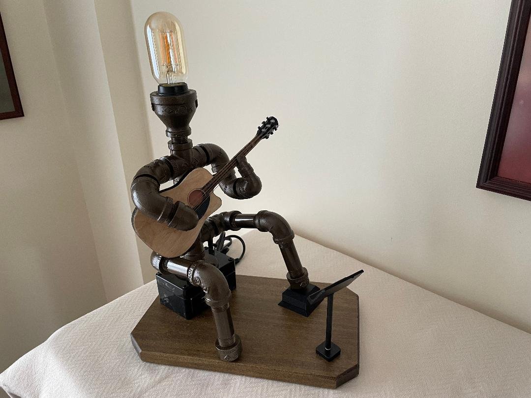 343 The Strummer.jpg