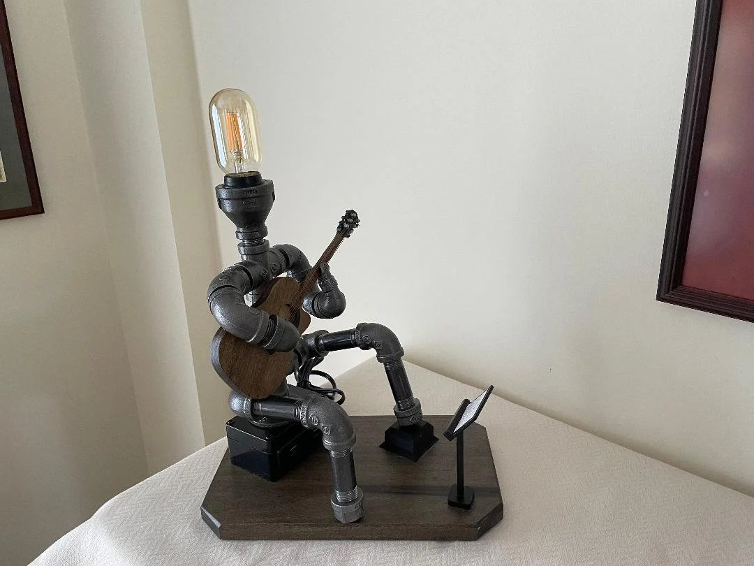 342 The Strummer.jpg