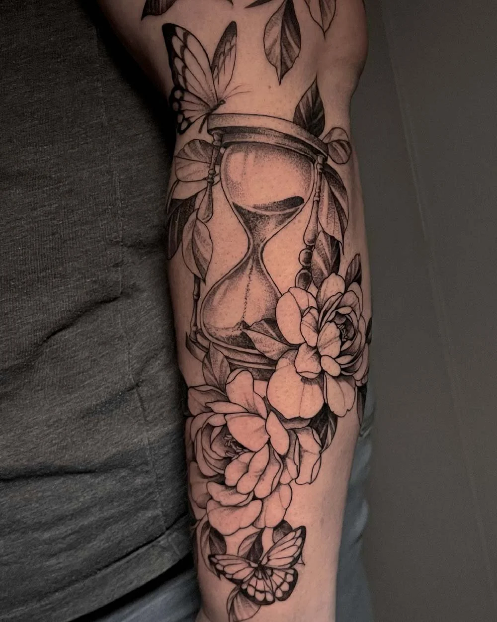 Fineline & Anime - Ivo Pimenta Space Tatooo-01.jpg