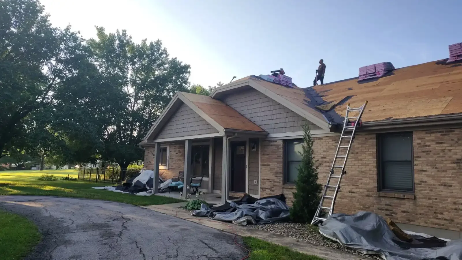 Roof Truss Systems: Structural Support for Villa Ridge Homes