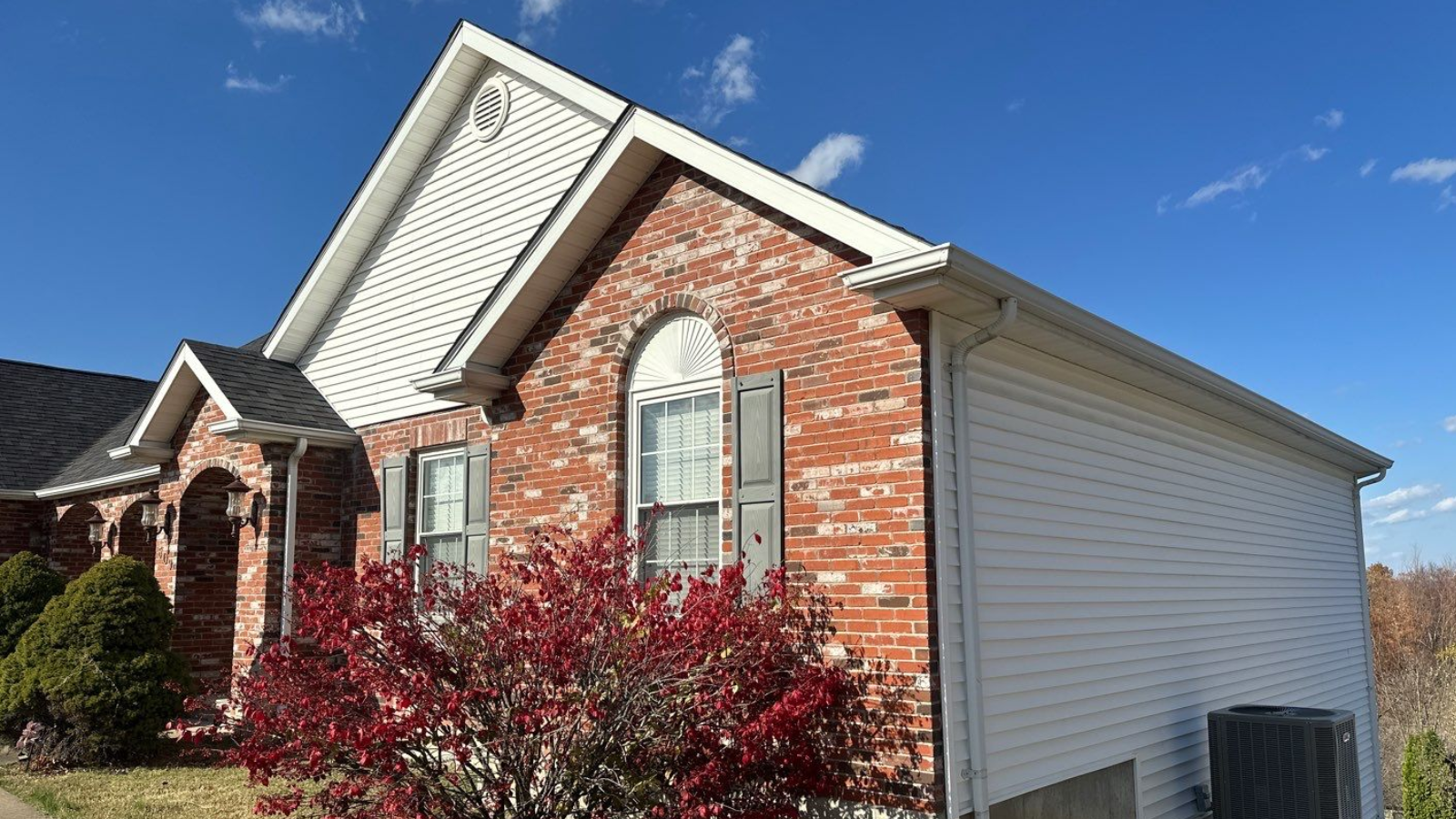 Roof Thermal Bridging: Preventing Heat Loss in Villa Ridge Homes