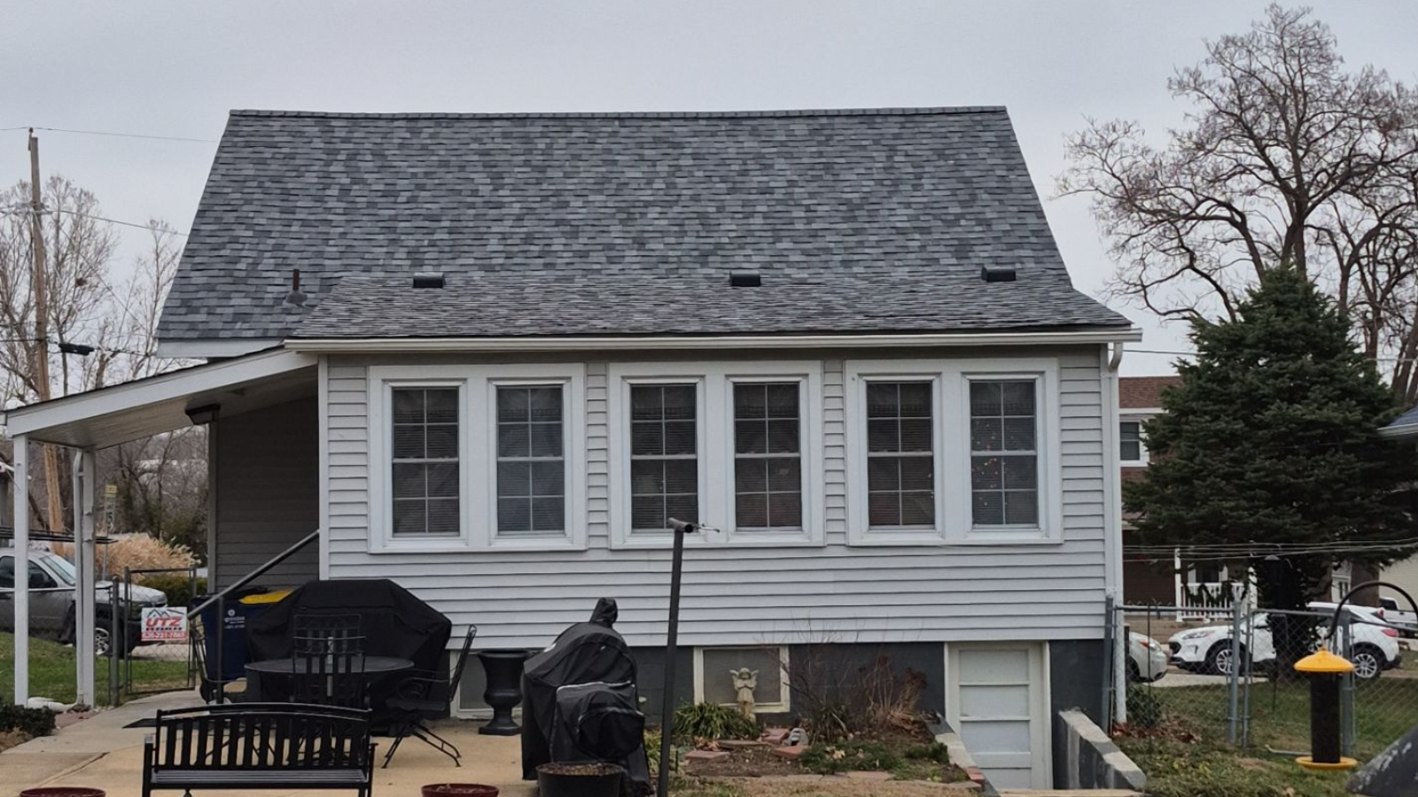Hip And Ridge Shingles Finishing Details For Villa Ridge Roofs