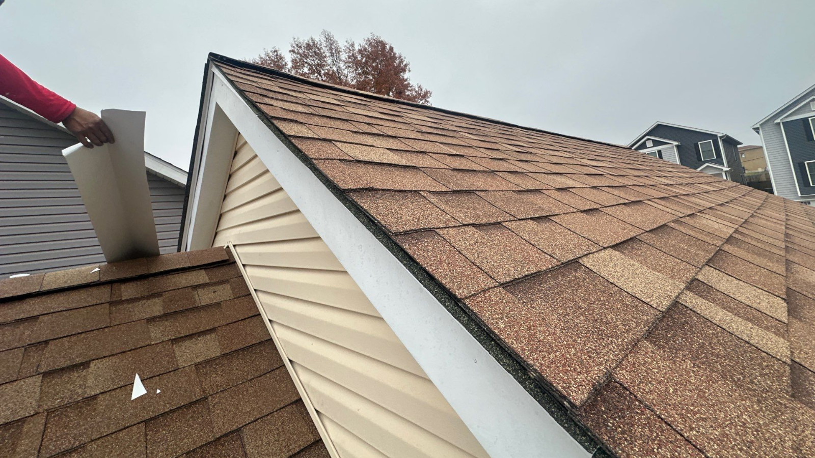 Laminated Shingles: Multi-Layer Protection for Villa Ridge Homes