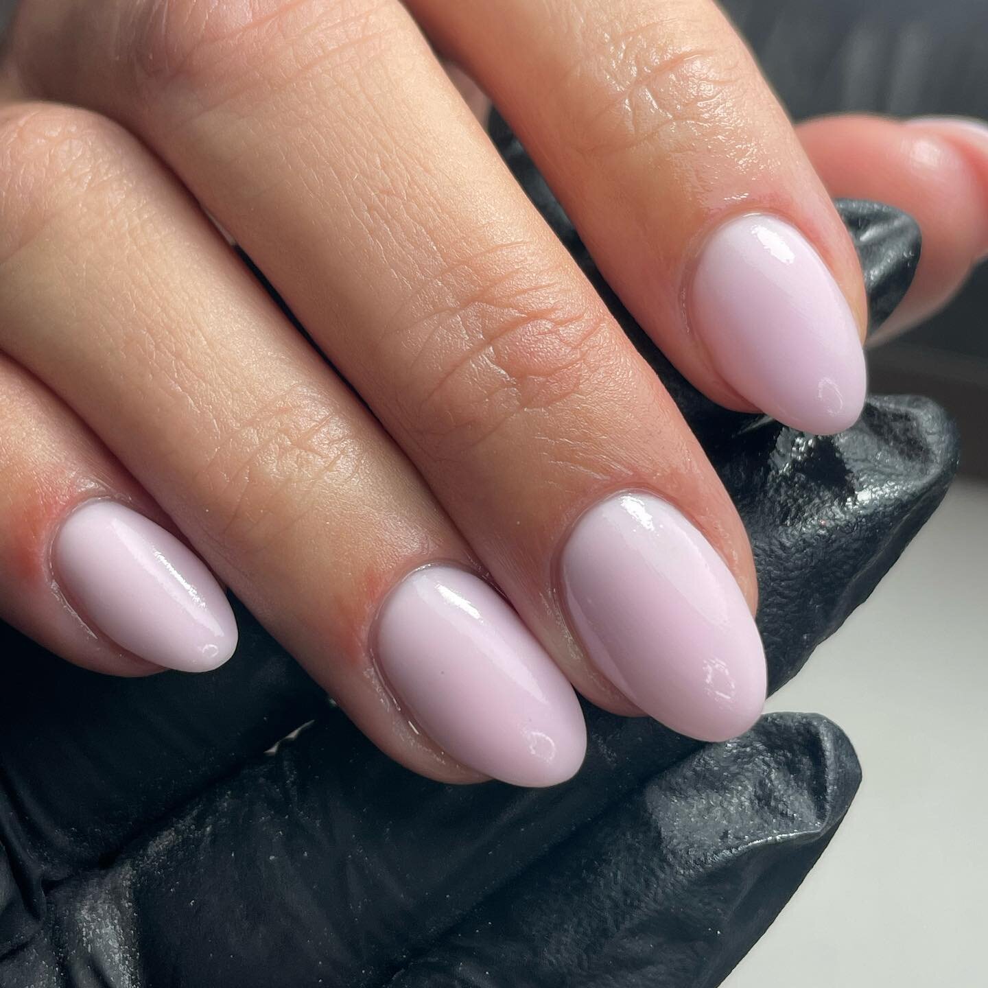 𝑺𝒐 𝒄𝒖𝒕𝒆 🥰

@thegelbottleaus 
&bull; BIAB Dolly
&bull; Extreme shine top coat 

#nail #pinknails #gel #biab #biabmanicure #cuticleprep #russianmanicure #melbourne #melbournemanicure #gelnail #mareelouisebeauty