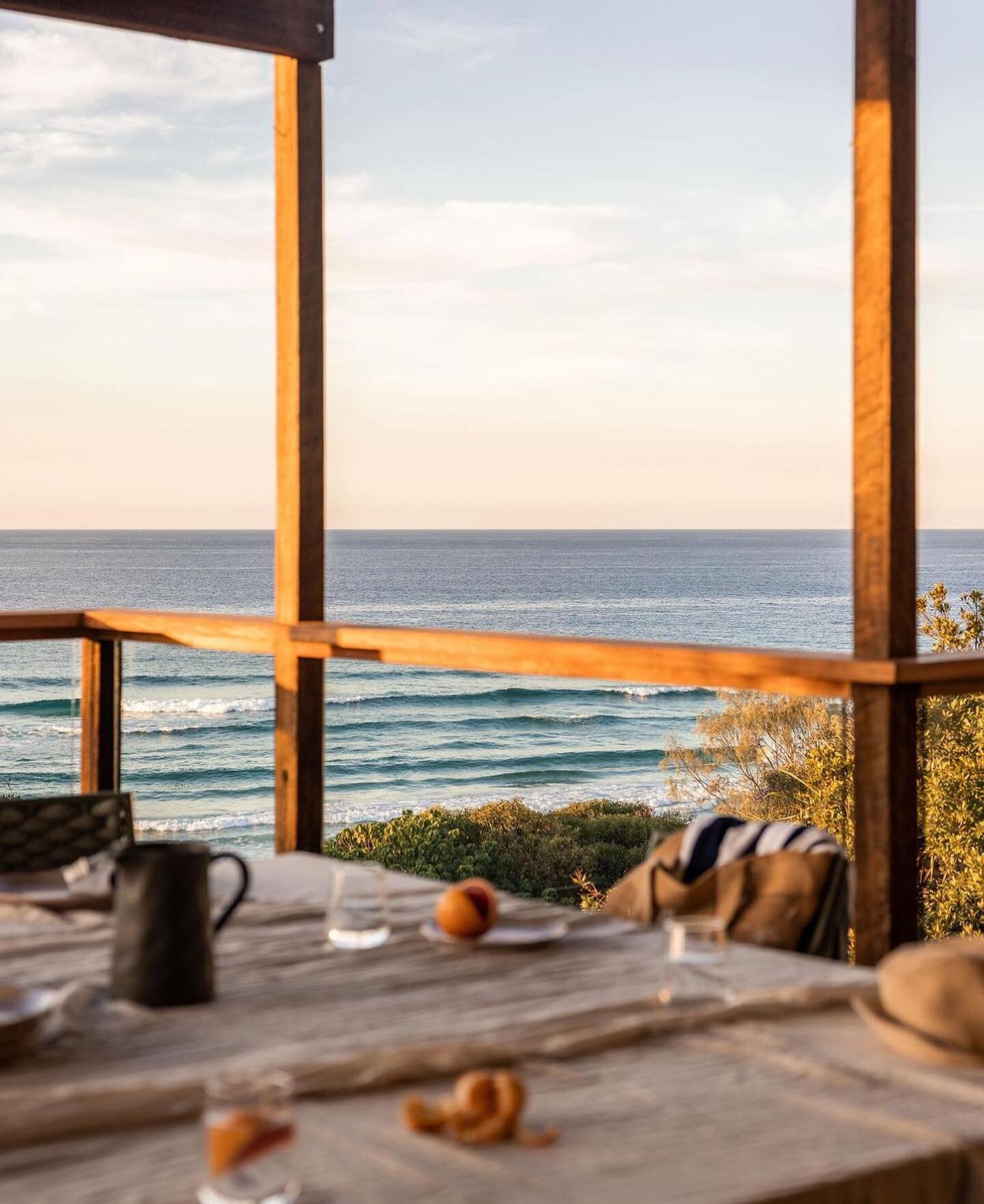 Stay salty and stay awhile @straddiegreenhouse 🌊 

A meticulously renovated holiday home on iconic Stradbroke Island with panoramic, uninterrupted ocean vistas. A swift 20-minute journey from the ferry dock but a world away from everything, the hori