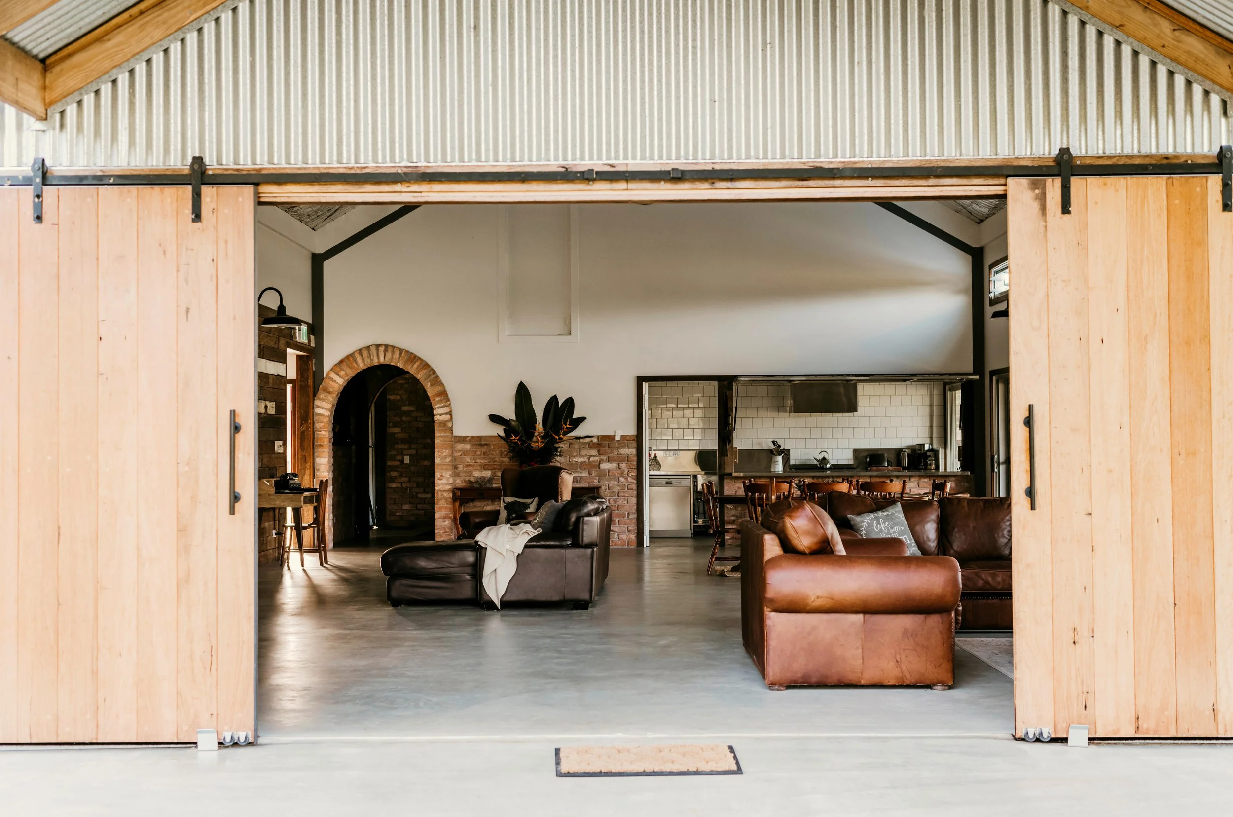 CoolamonStation barn entry.jpg