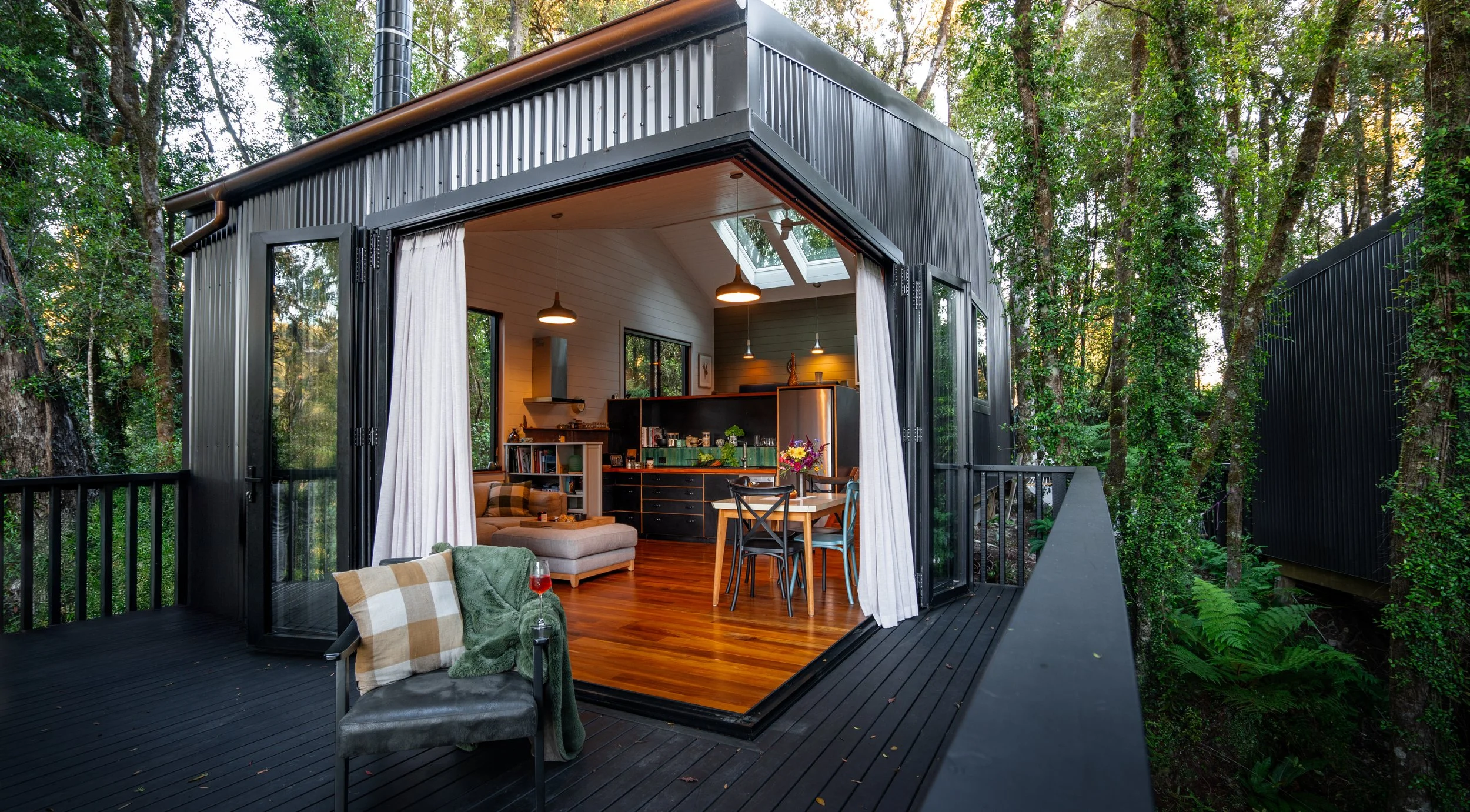 Te Aka Treehouse-109.jpg