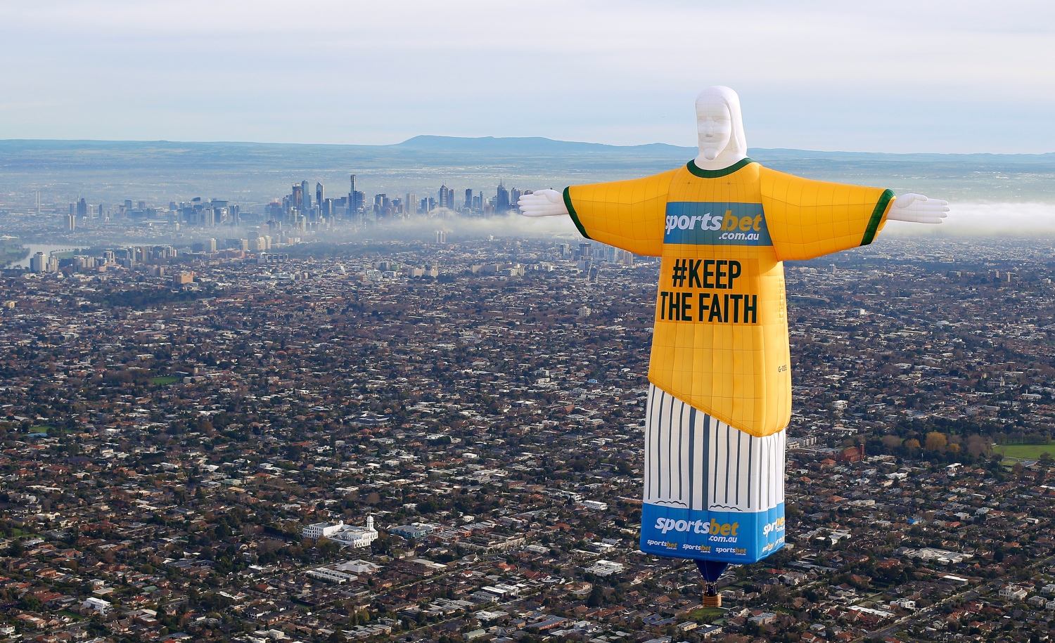 Christ the Redeemer Hot Air Balloon over Melbourne MEL02.jpeg