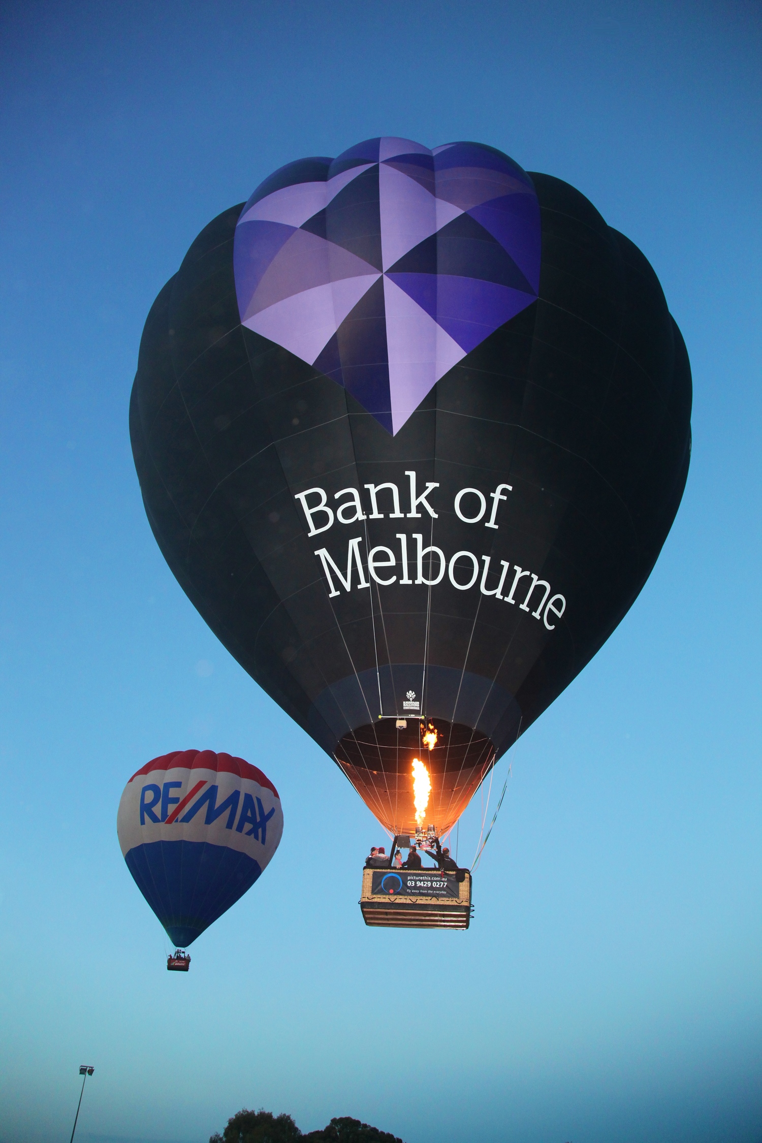 Bank of Melbourne hot air balloon with balloonman.jpeg